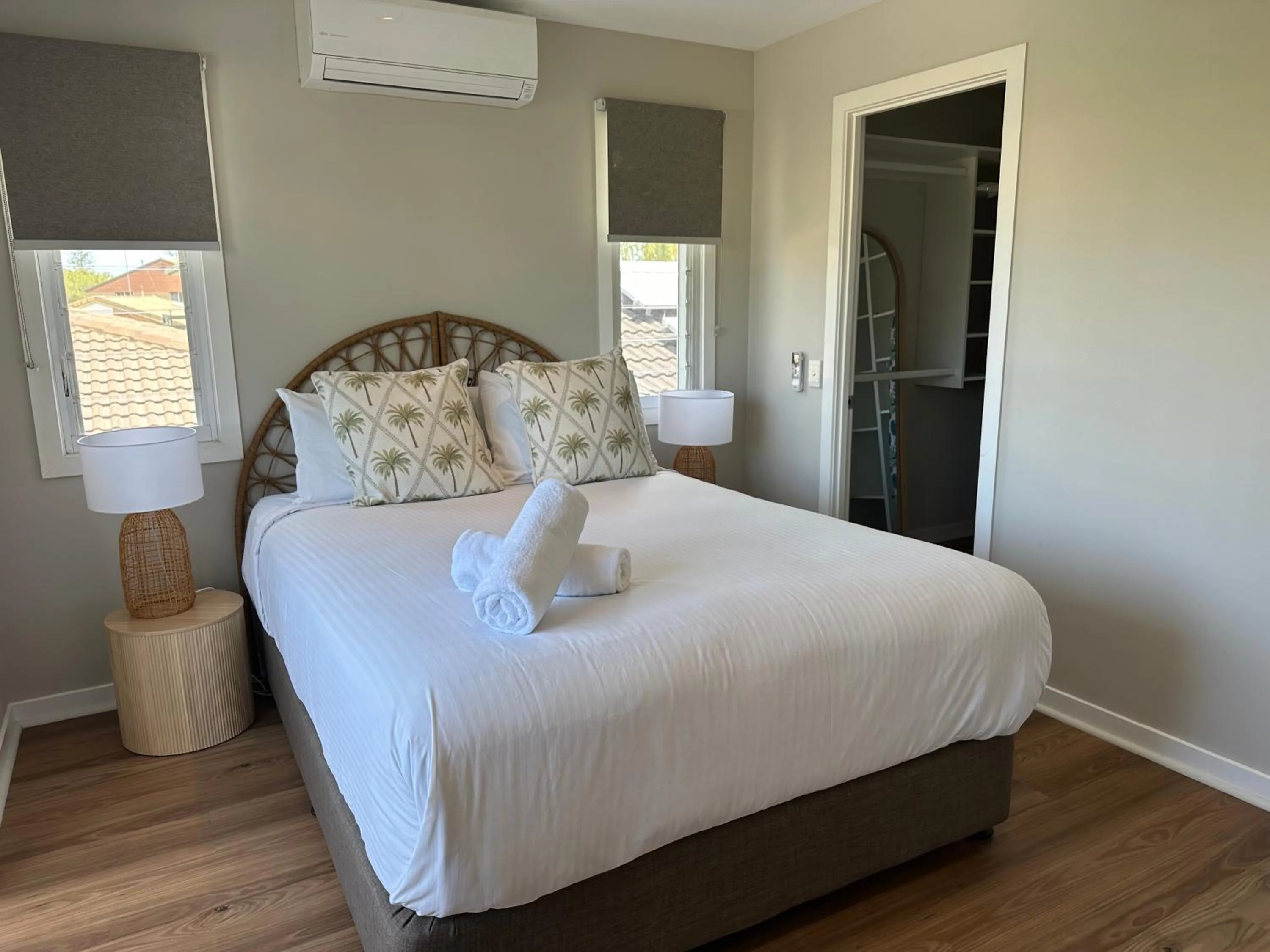 Business facilities, Bed in Saltwater Villas - Pet Friendly Accommodation