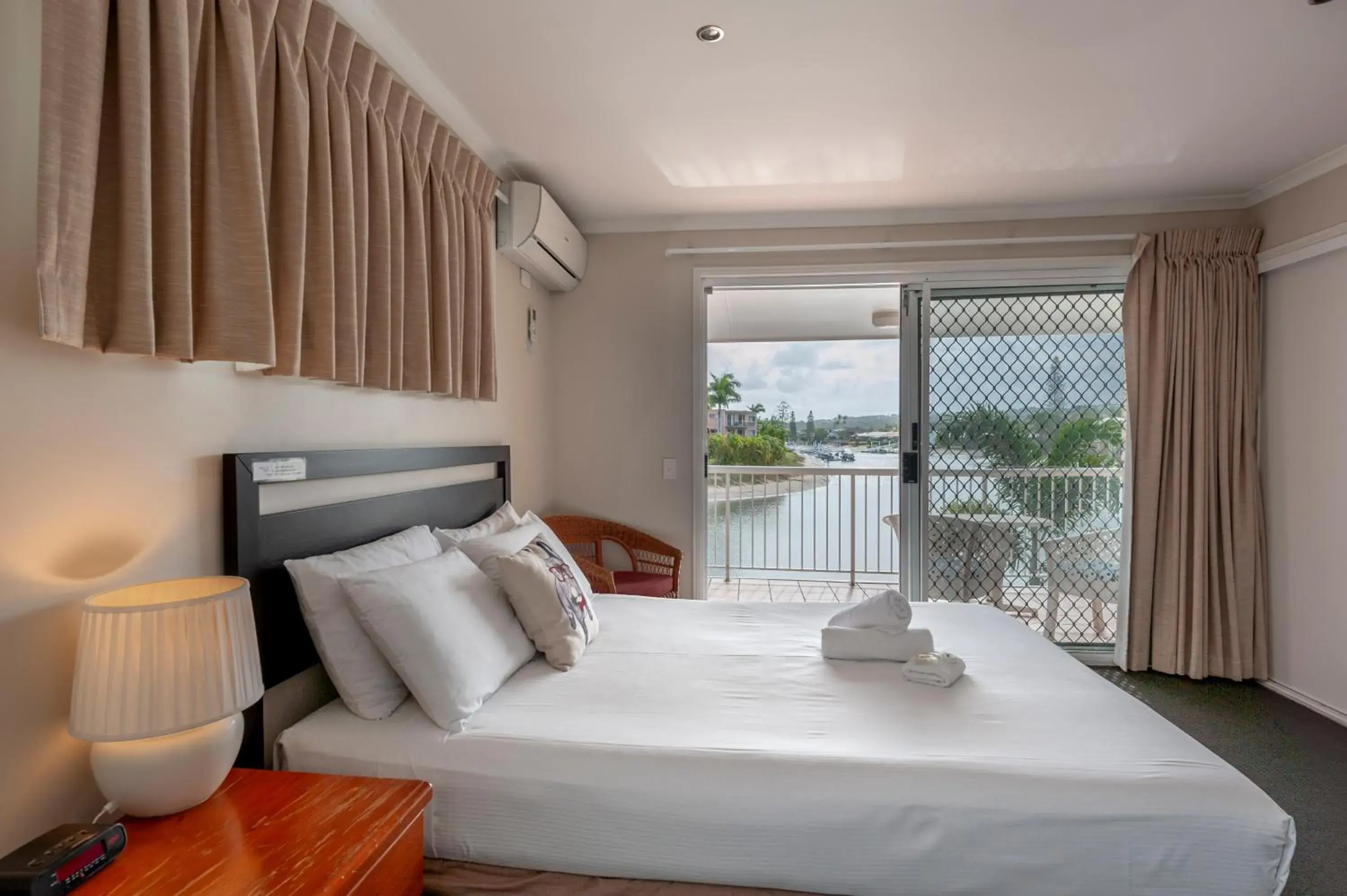 Property building, Bed in Saltwater Villas - Pet Friendly Accommodation Property building, Bed in Saltwater Villas - Pet Friendly Accommodation