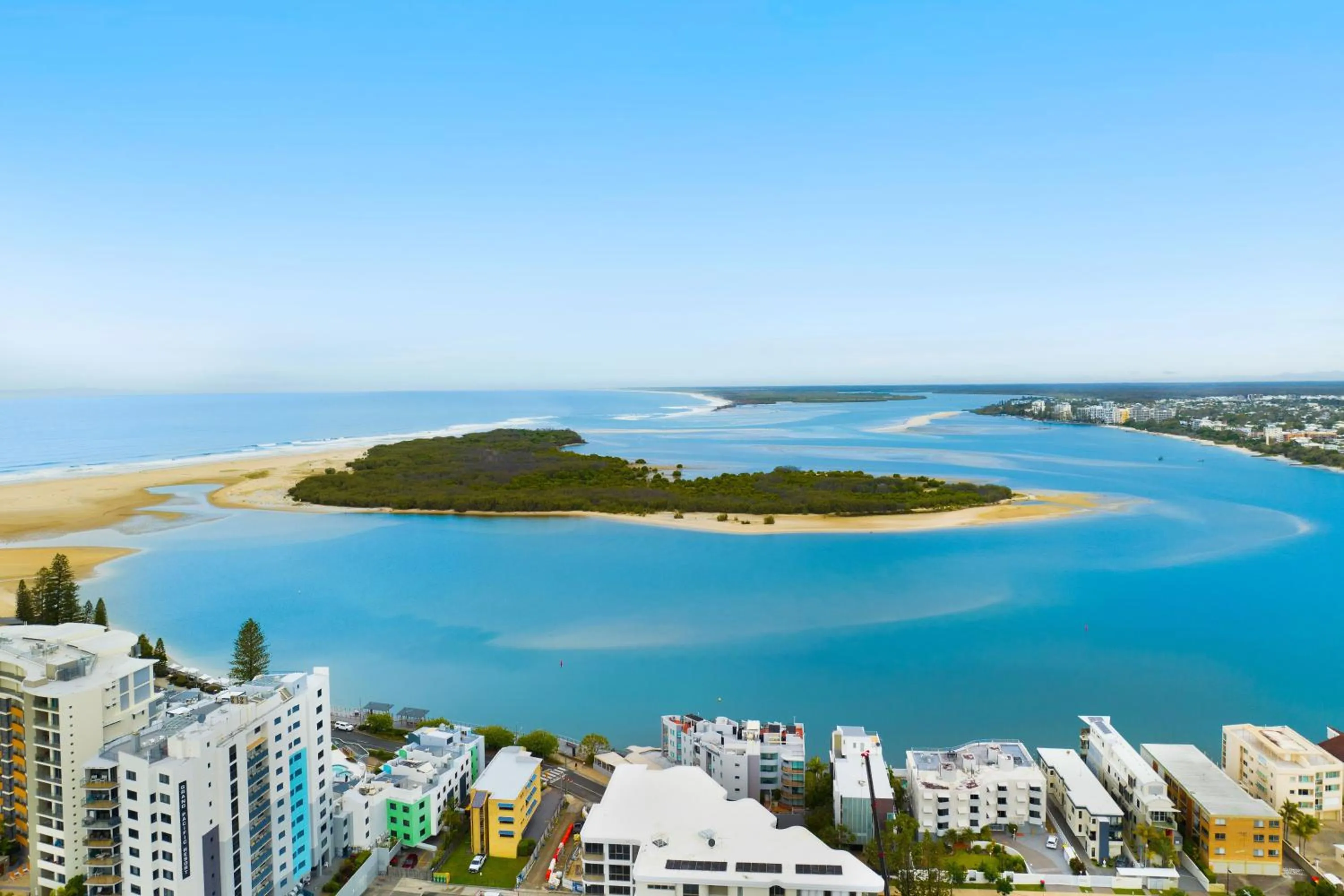 La Promenade Absolute Waterfront Apartments