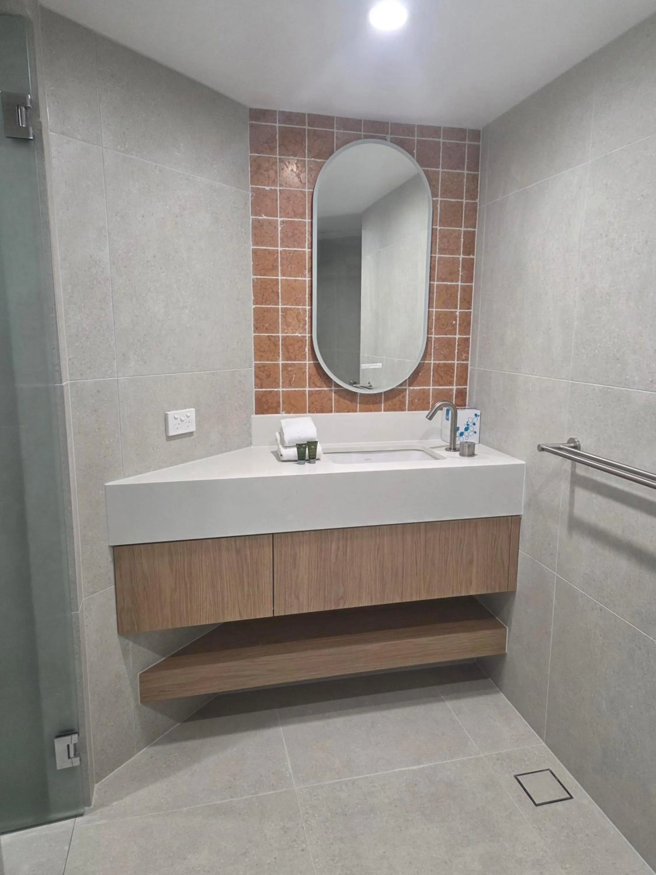 Bathroom in La Promenade Absolute Waterfront Apartments