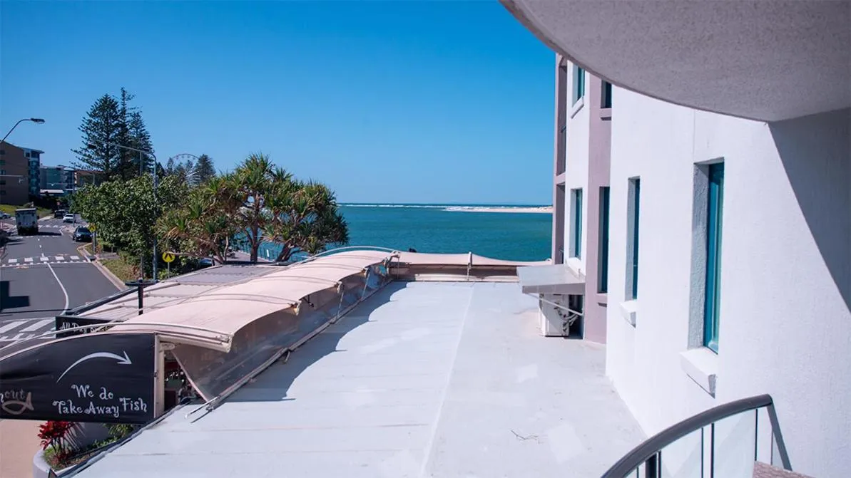 Property building in La Promenade