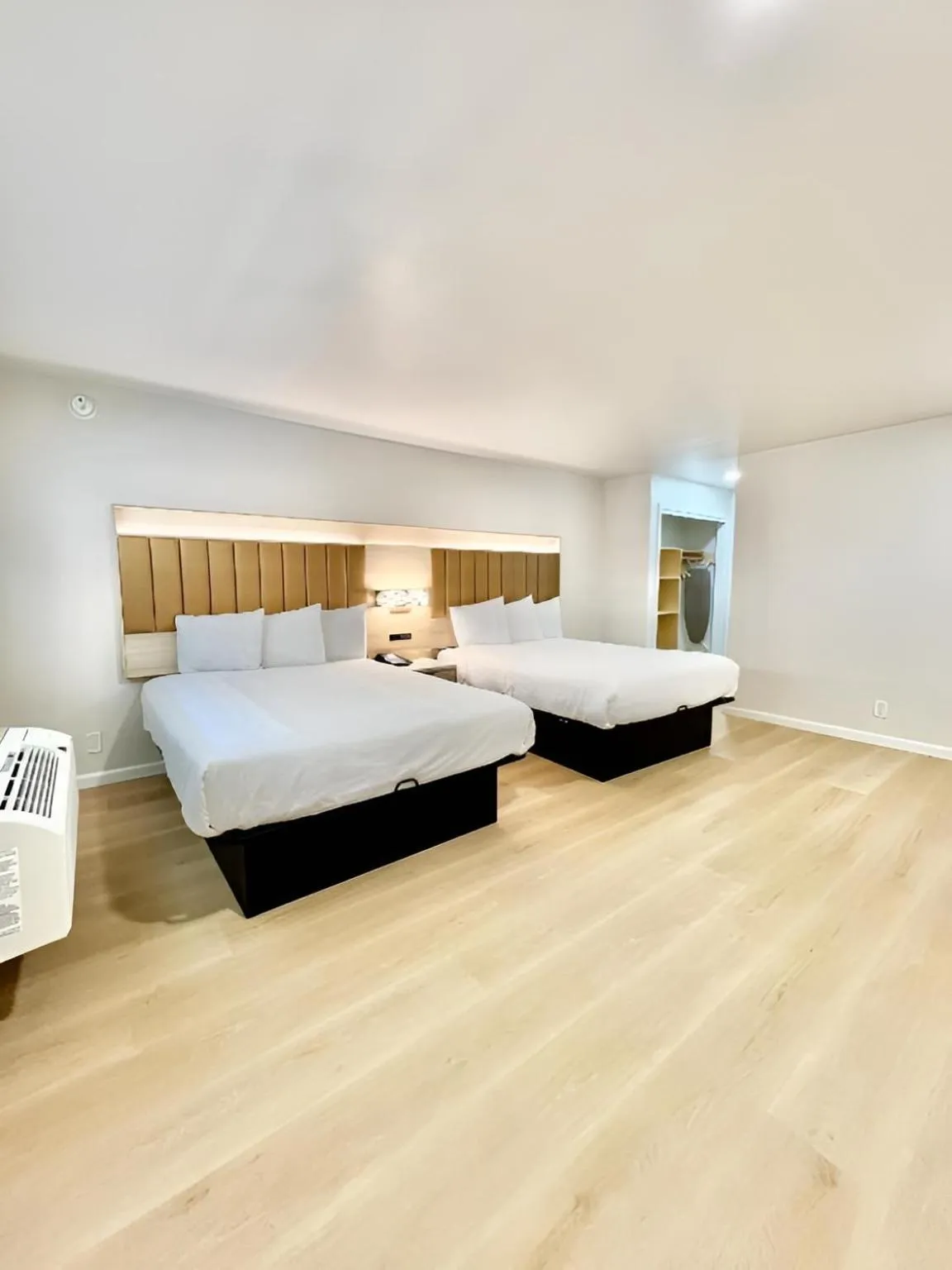 Bed in Nob Hill Motor Inn -Newly Updated Rooms!