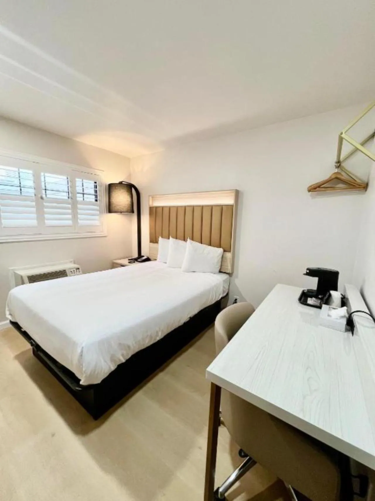 Bed in Nob Hill Motor Inn -Newly Updated Rooms!