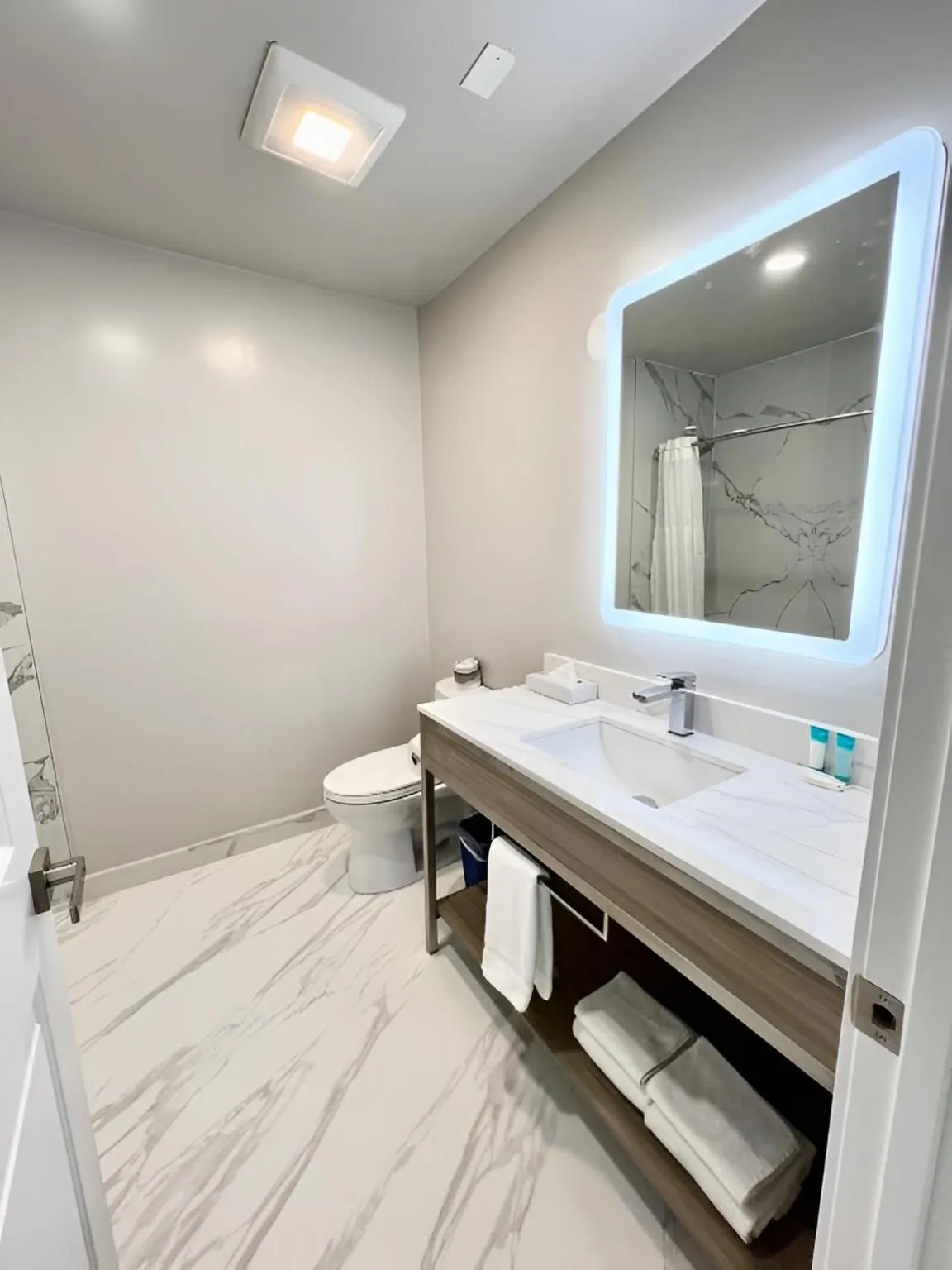 Nob Hill Motor Inn -Newly Updated Rooms!