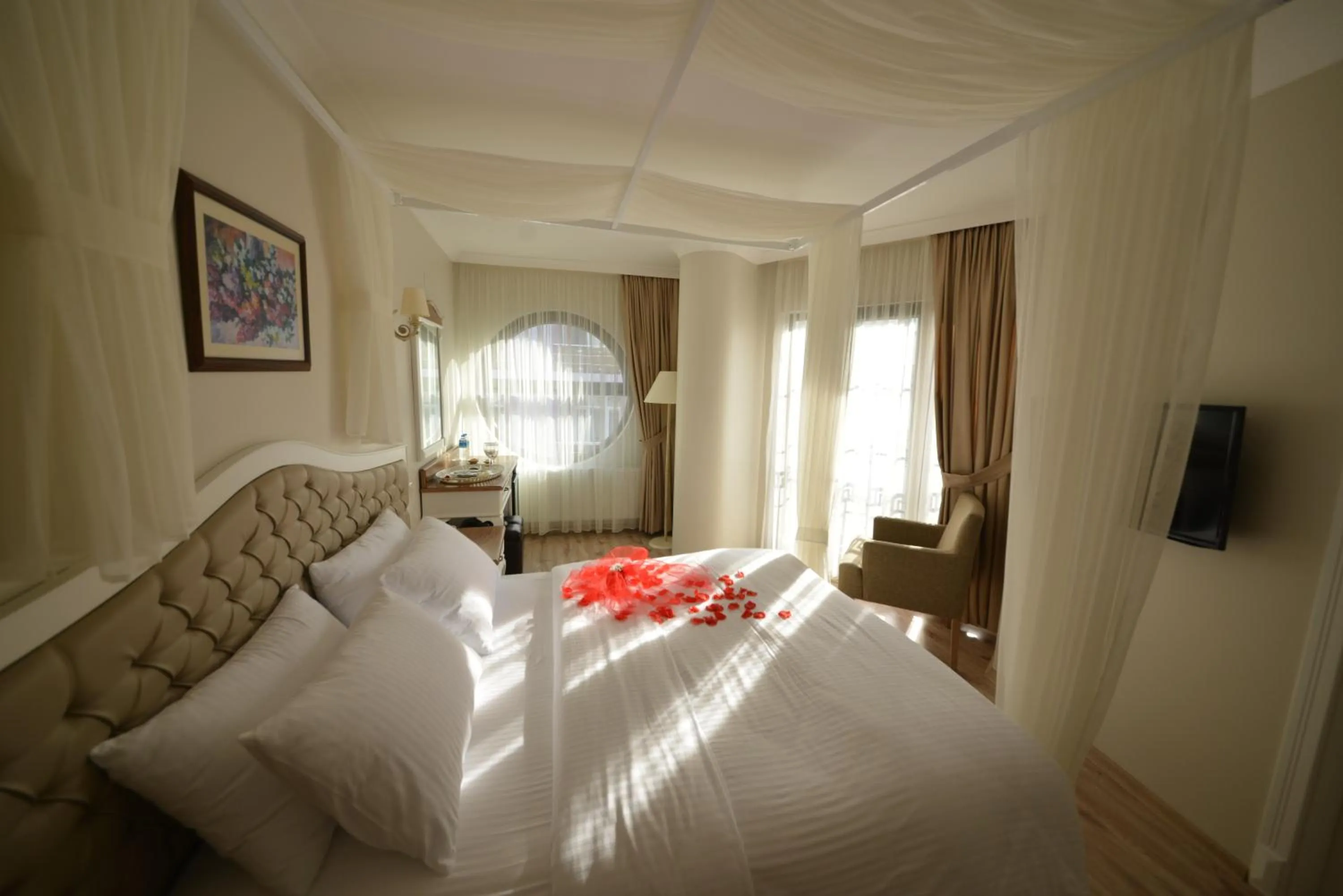 Photo of the whole room, Bed in Biga Palas Hotel