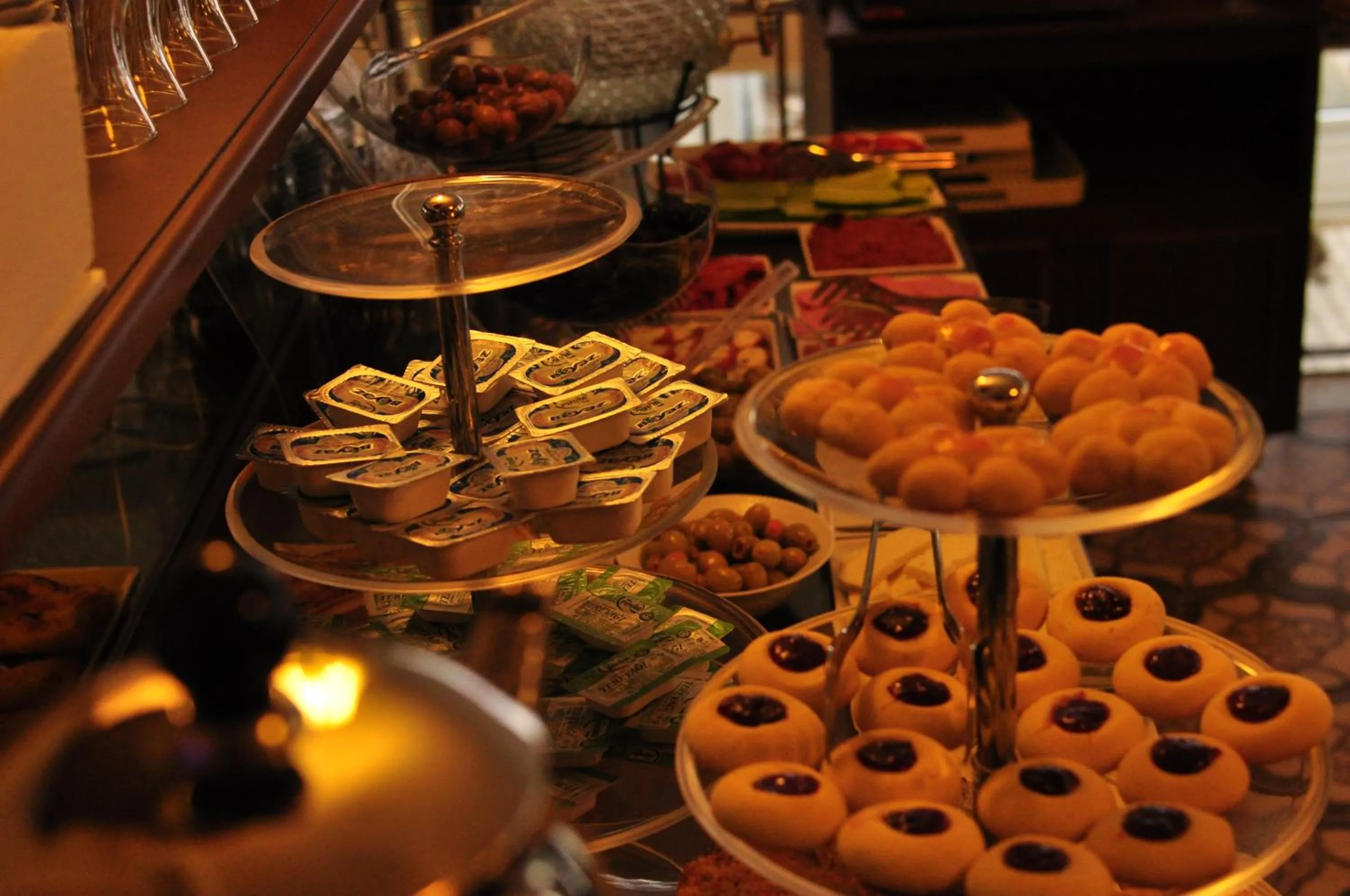 Restaurant/places to eat in Biga Palas Hotel