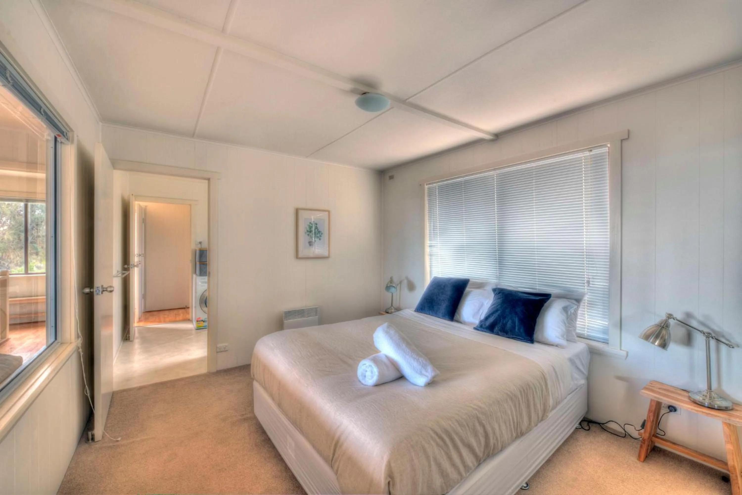 Bedroom, Bed in Waders