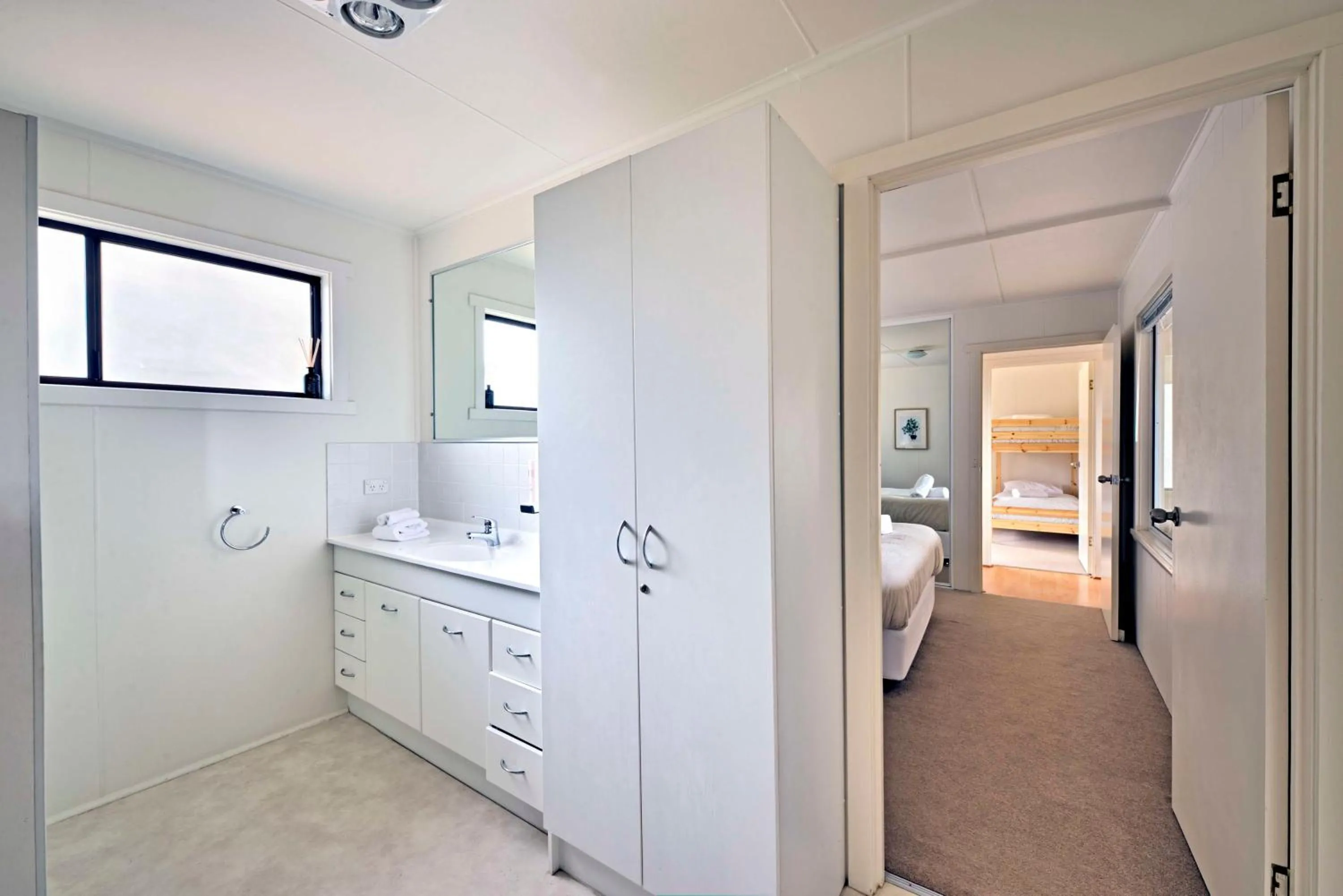 Bathroom, Bed in Waders