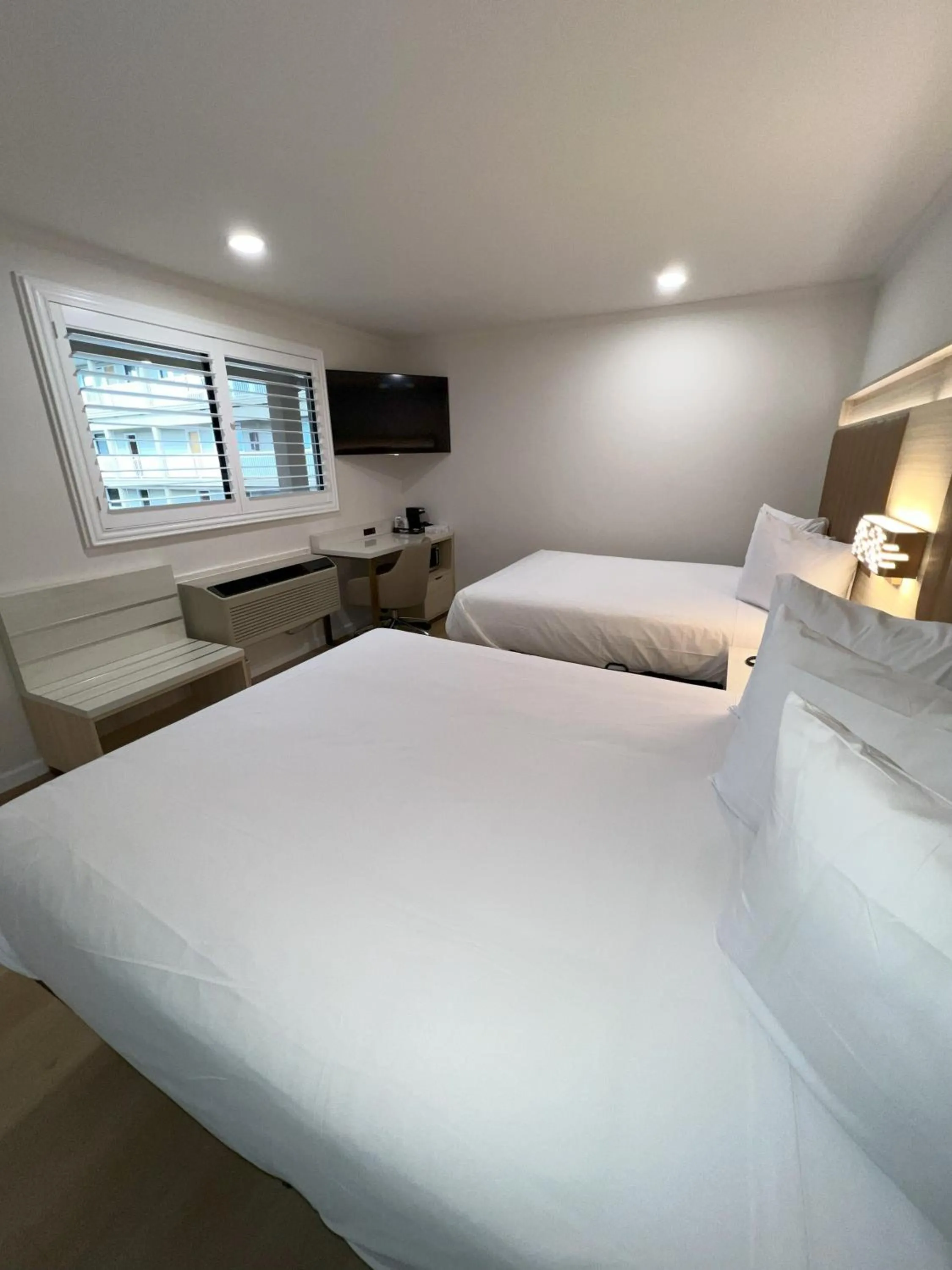 Bed in Francisco Bay Inn