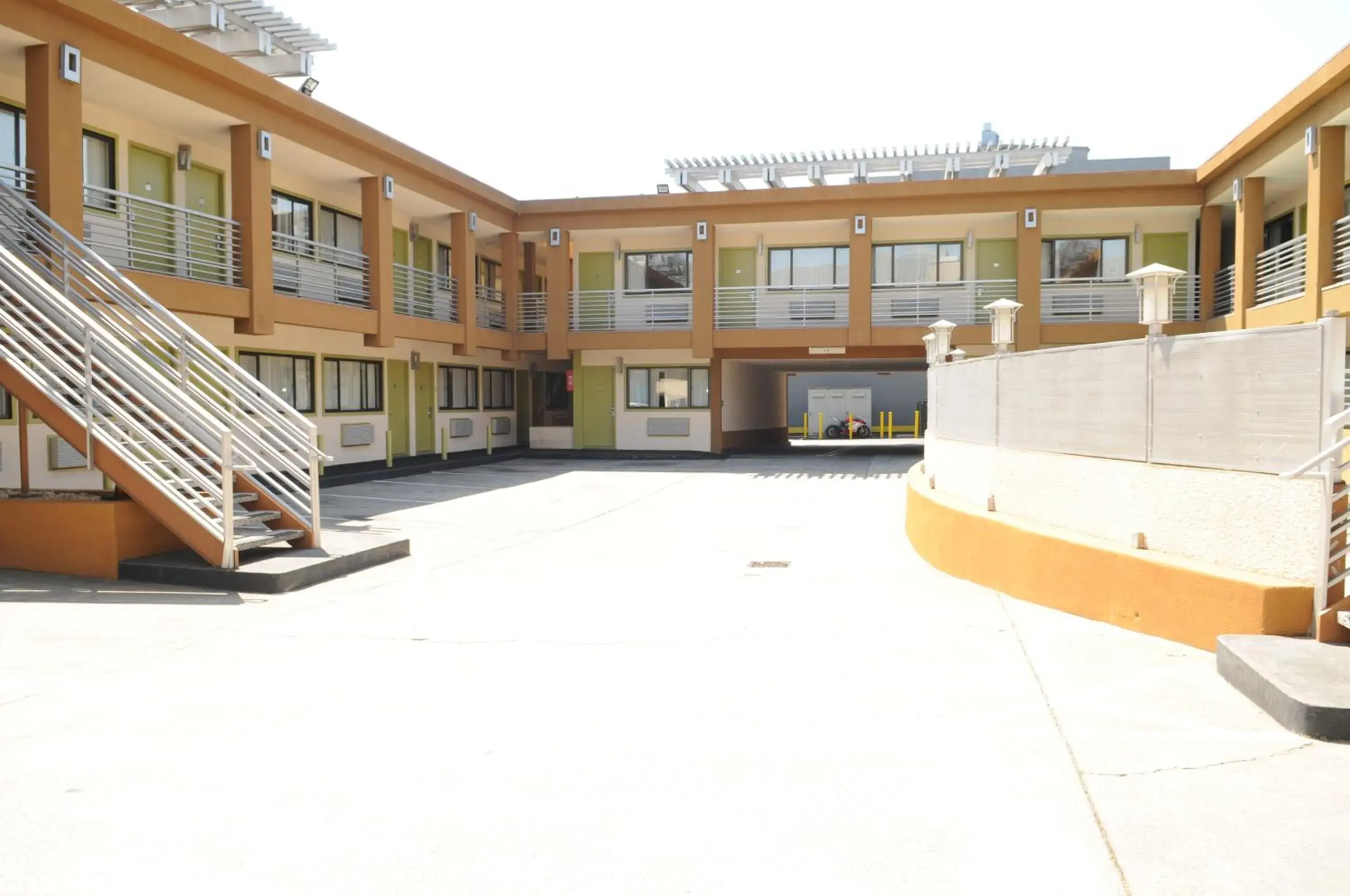 Facade/entrance in Civic Center Motor Inn Facade/entrance in Civic Center Motor Inn