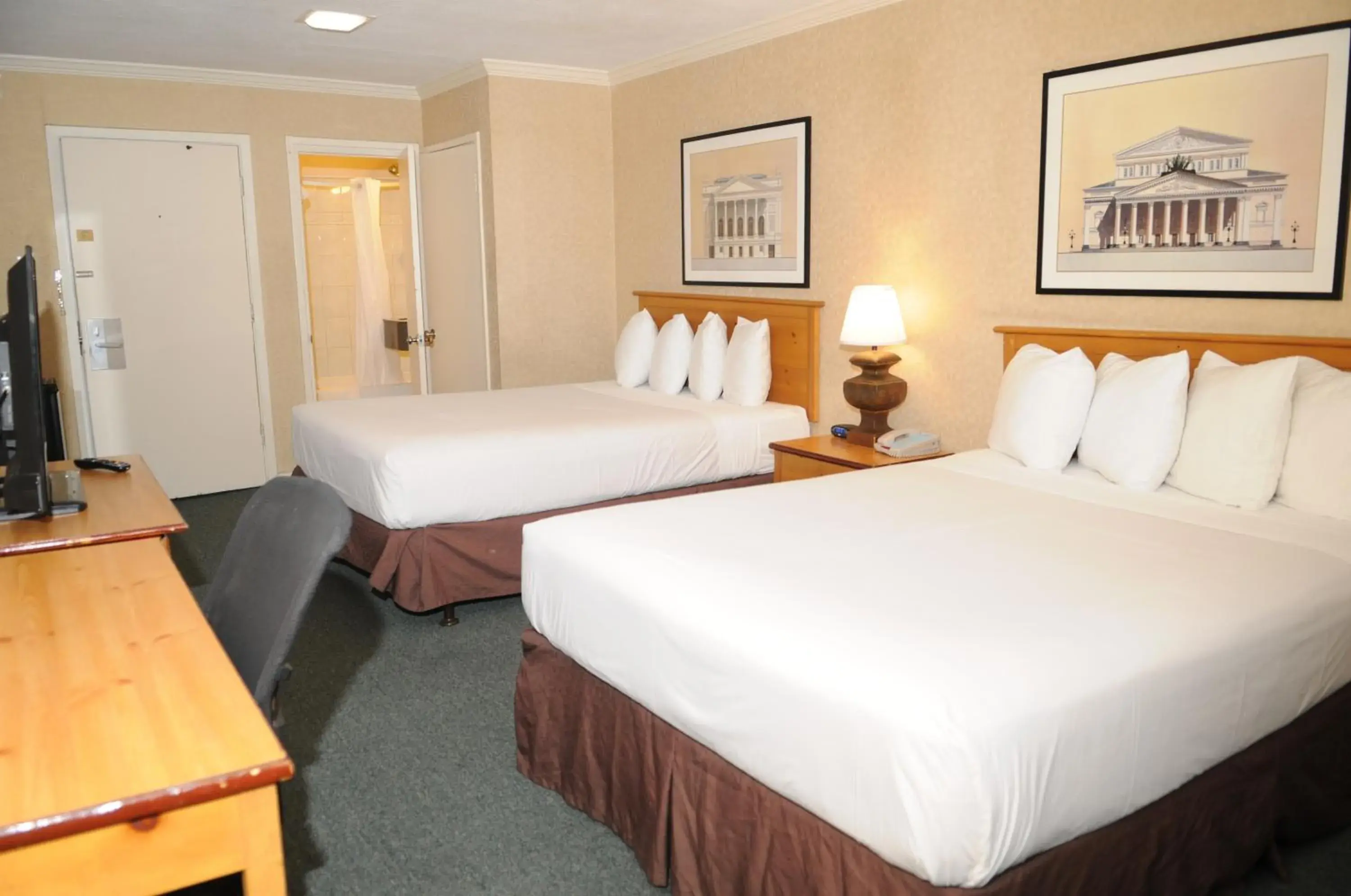 Bedroom in Civic Center Motor Inn Bedroom in Civic Center Motor Inn