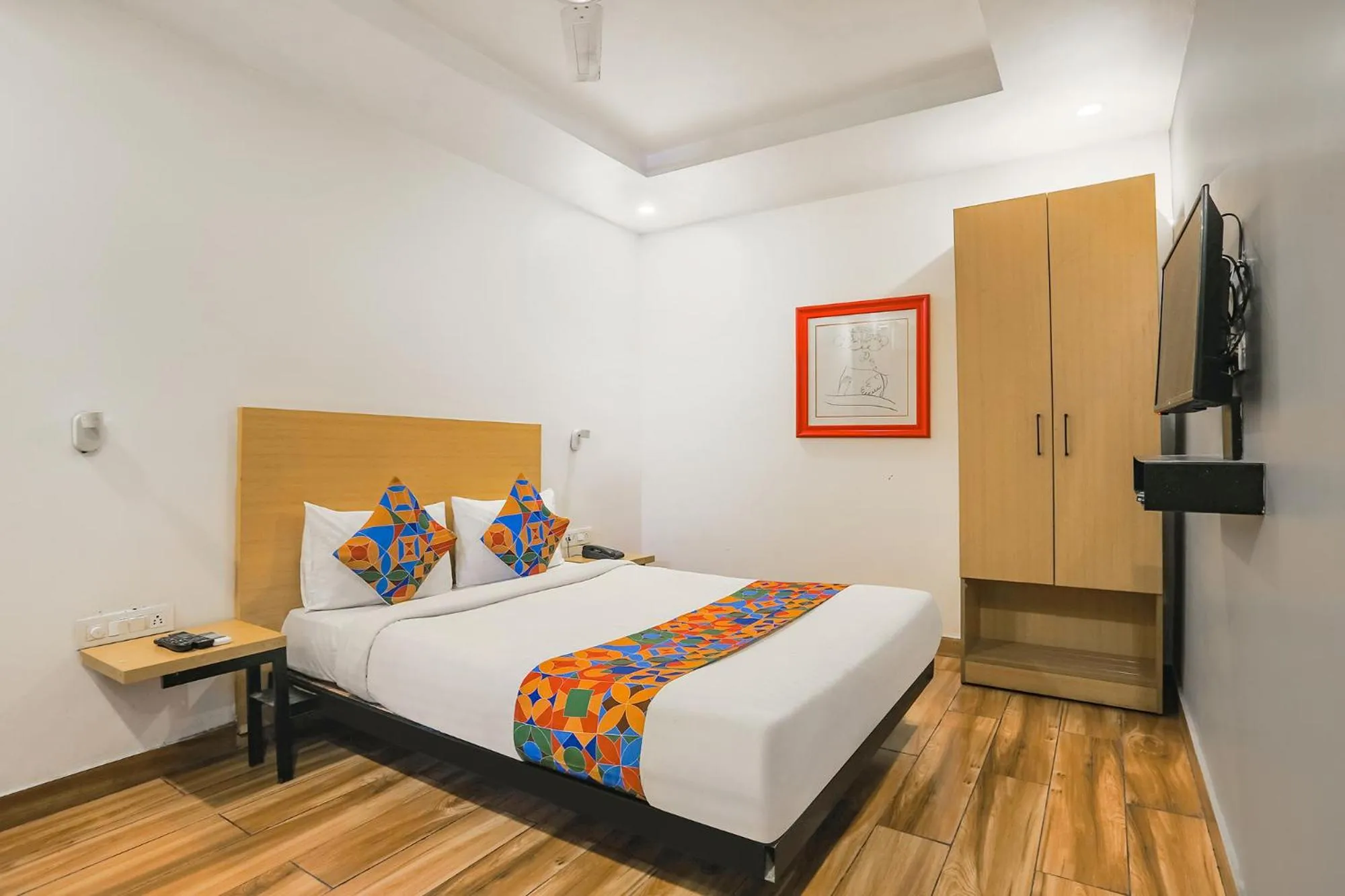 Communal lounge/ TV room, Bed in FabExpress PP Residency