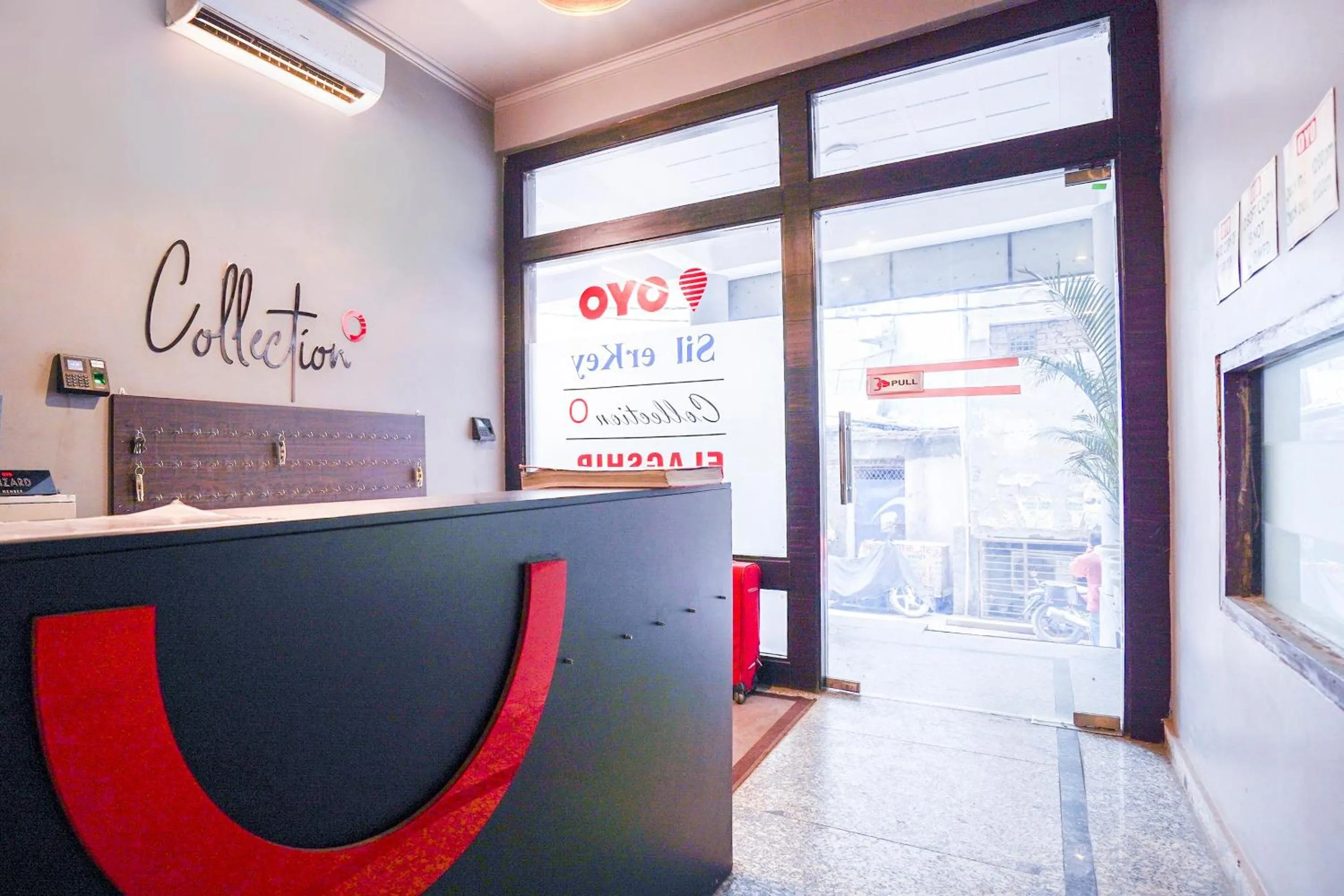 Lobby or reception in Hotel O Ratiram Palace BY Wamson