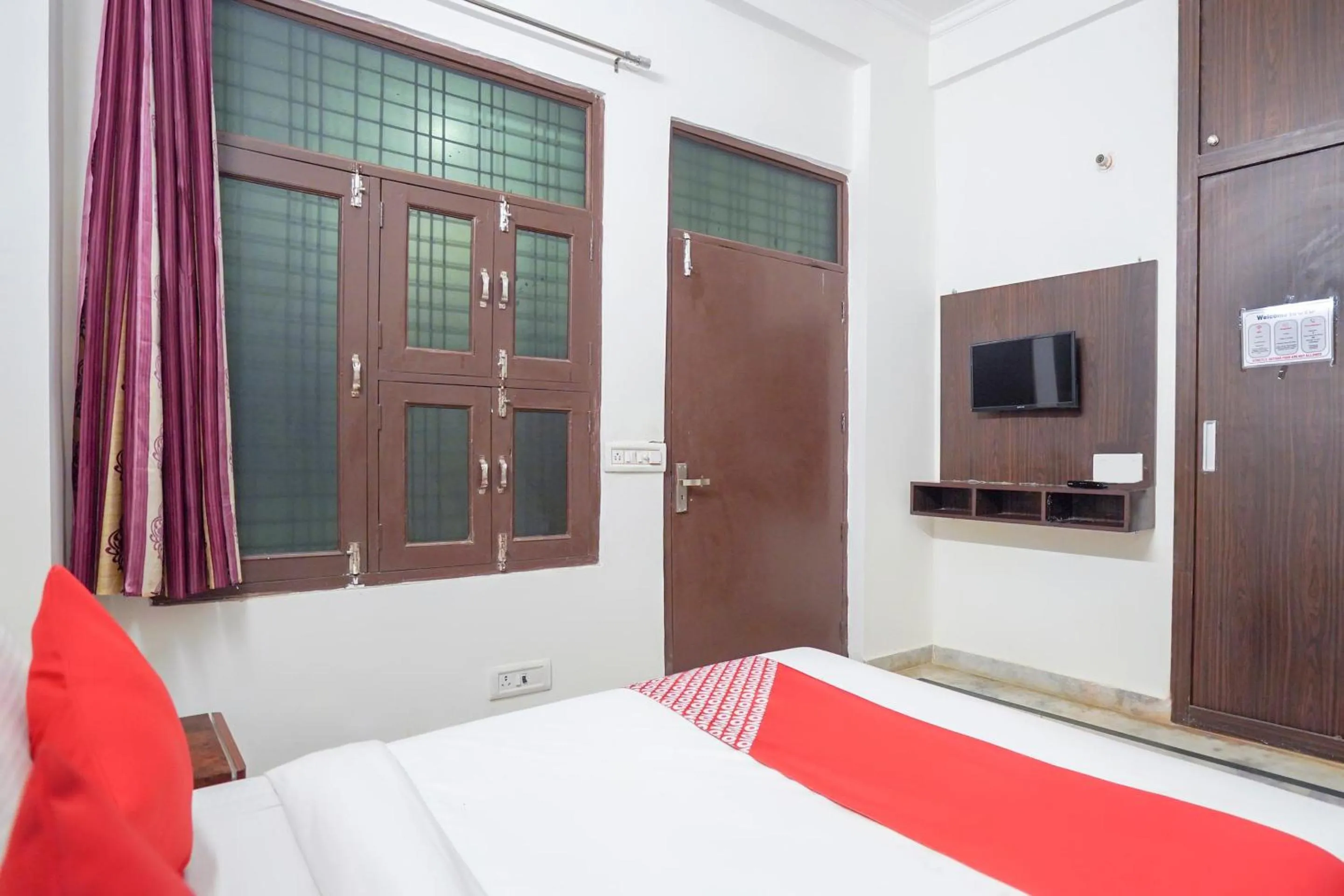 Bedroom, Bed in Hotel O Ratiram Palace BY Wamson