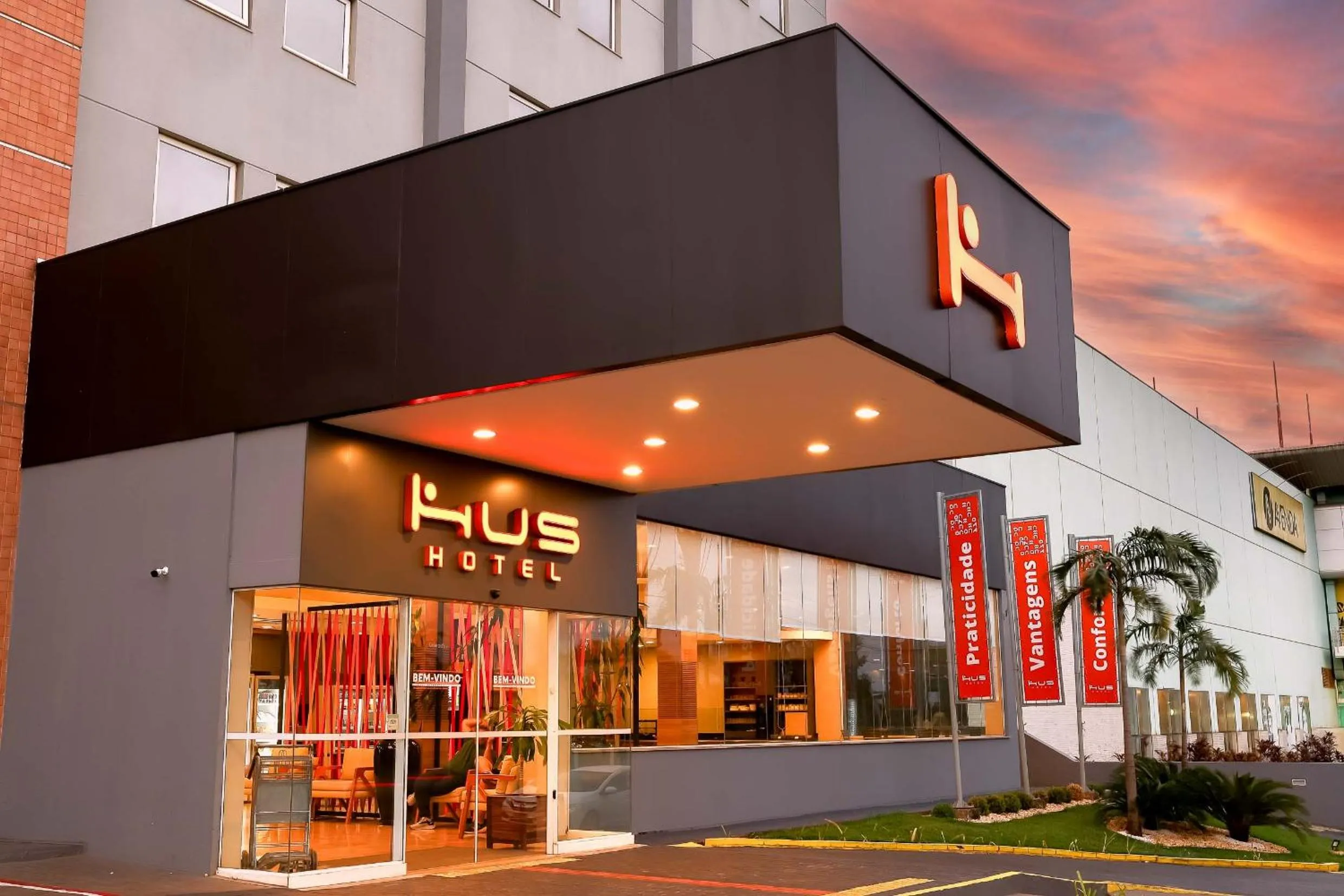 Facade/entrance in HUS HOTEL Dourados