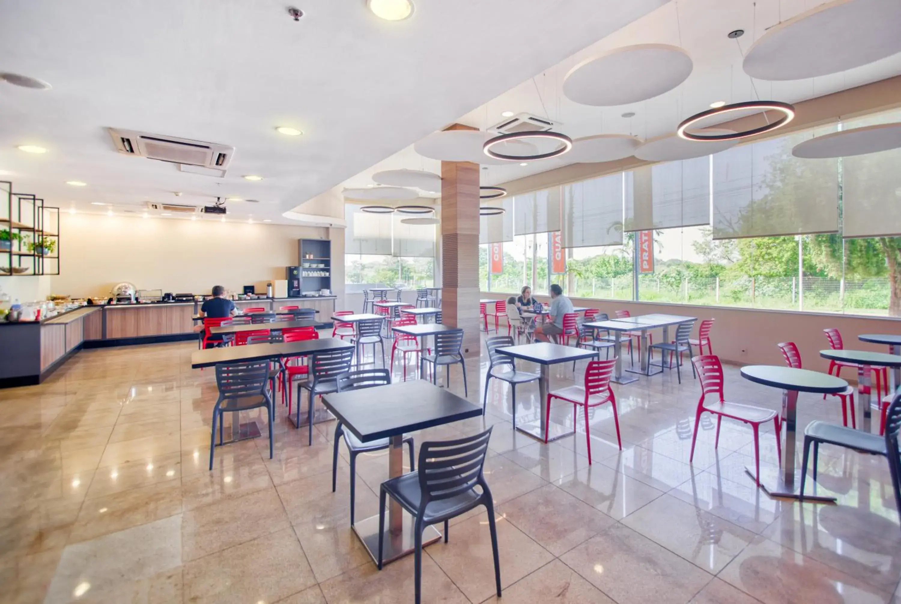 Restaurant/places to eat in HUS HOTEL Dourados Restaurant/places to eat in HUS HOTEL Dourados