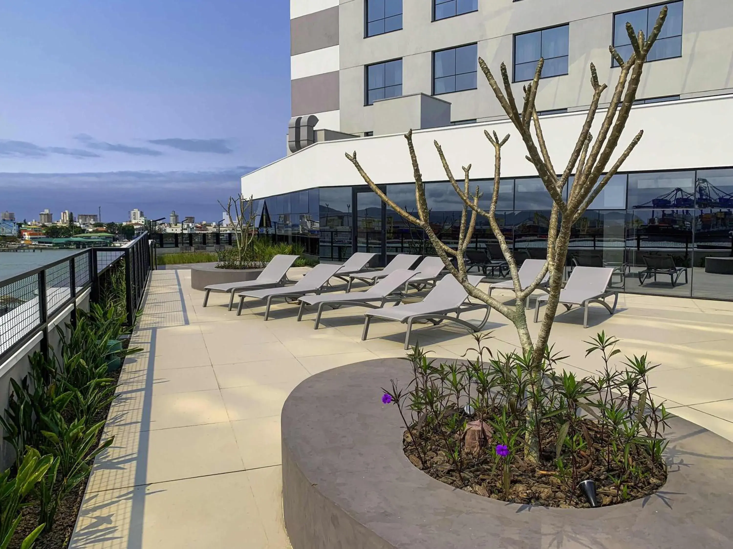 Property building in Mercure Itajai Navegantes Property building in Mercure Itajai Navegantes