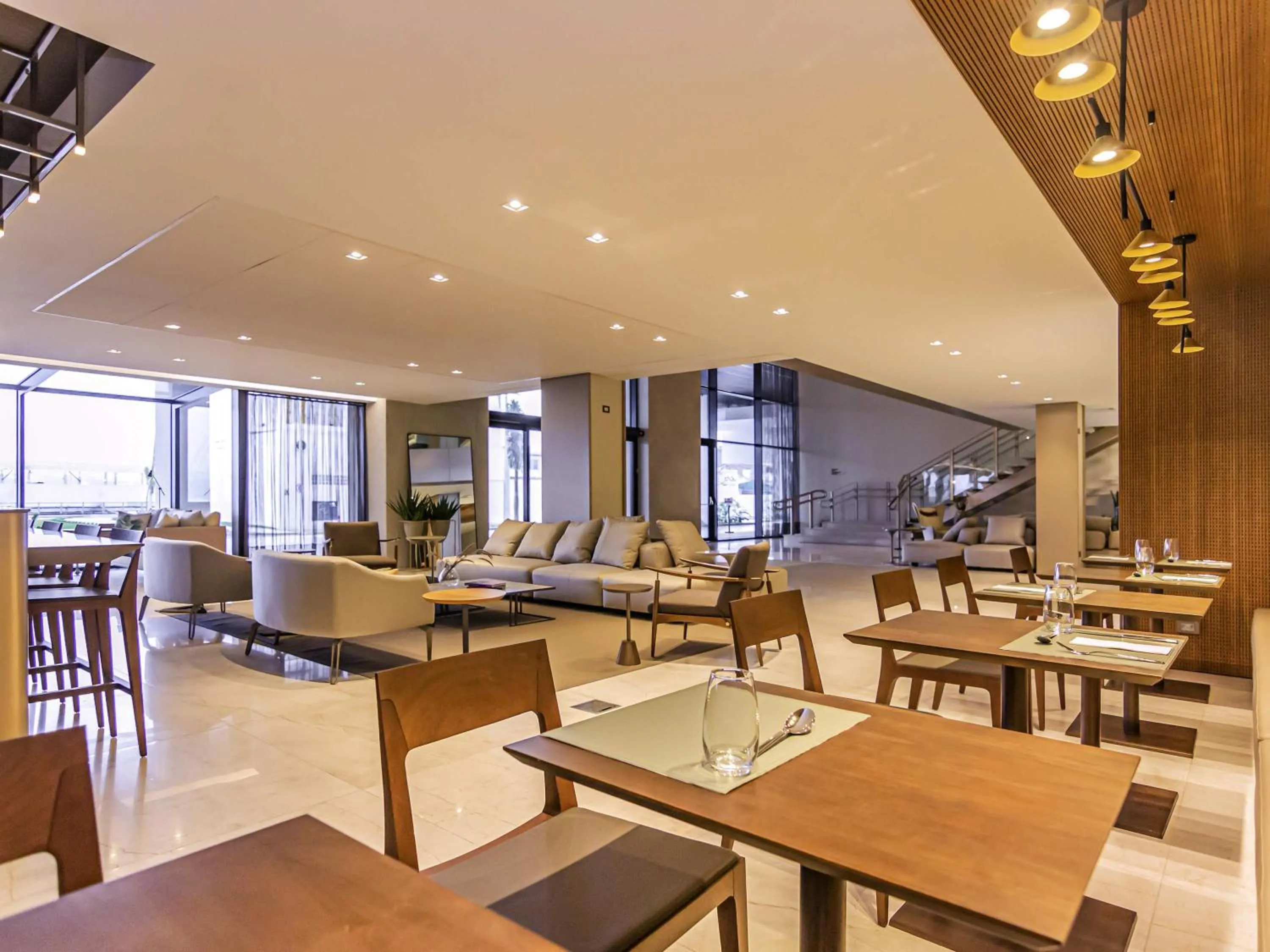 Restaurant/places to eat in Mercure Itajai Navegantes