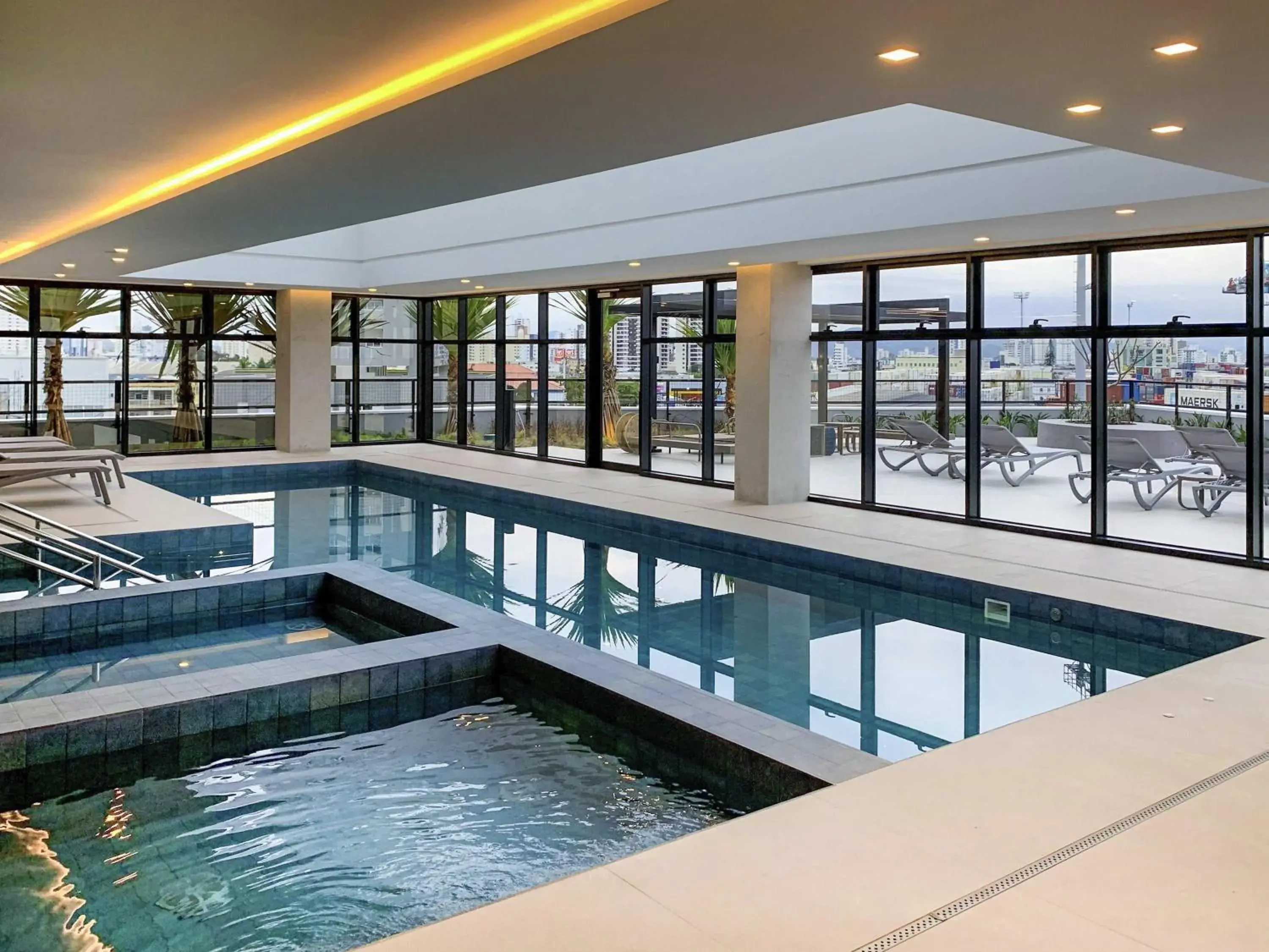 Property building in Mercure Itajai Navegantes Property building in Mercure Itajai Navegantes