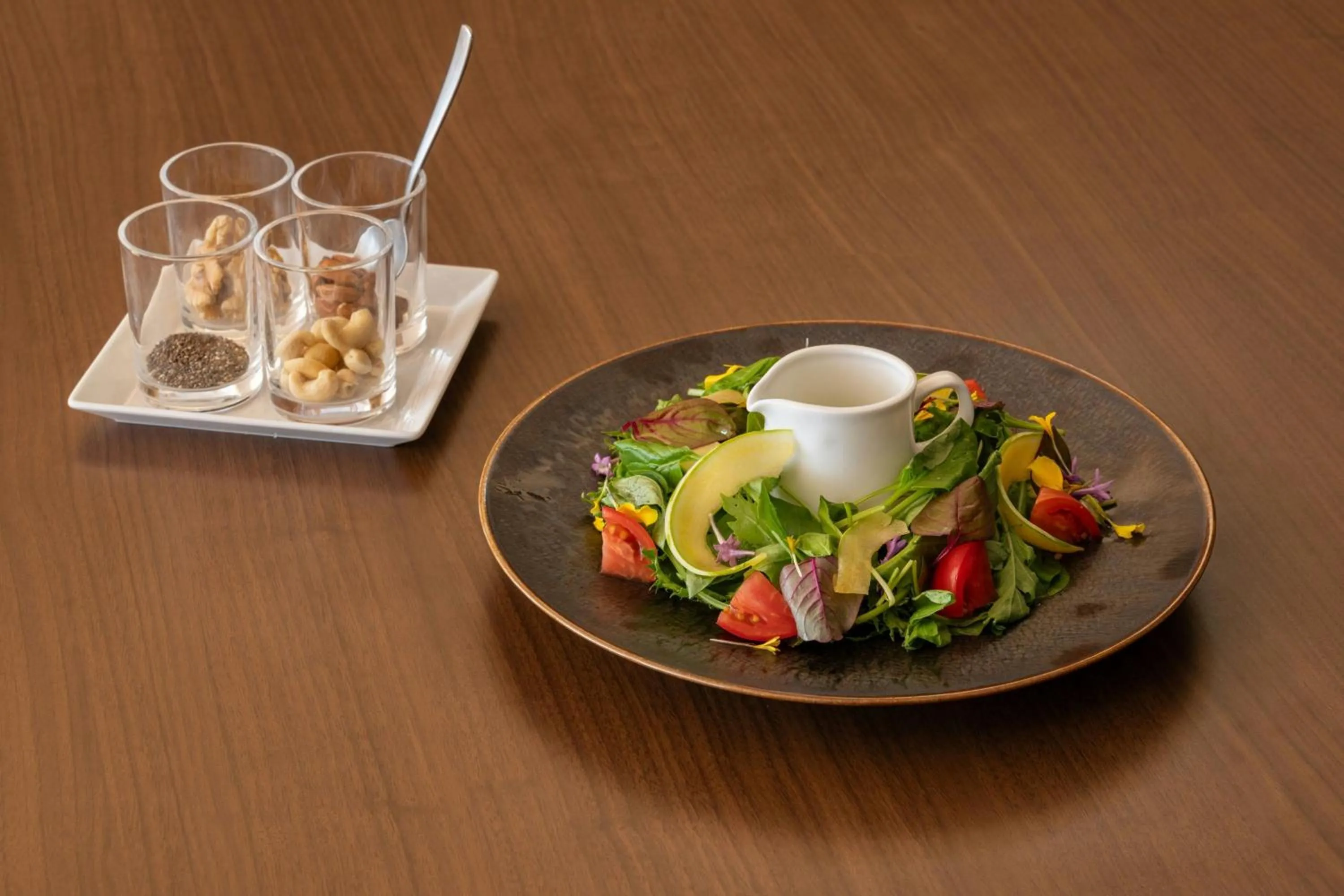 Restaurant/places to eat in Courtyard by Marriott Osaka Honmachi