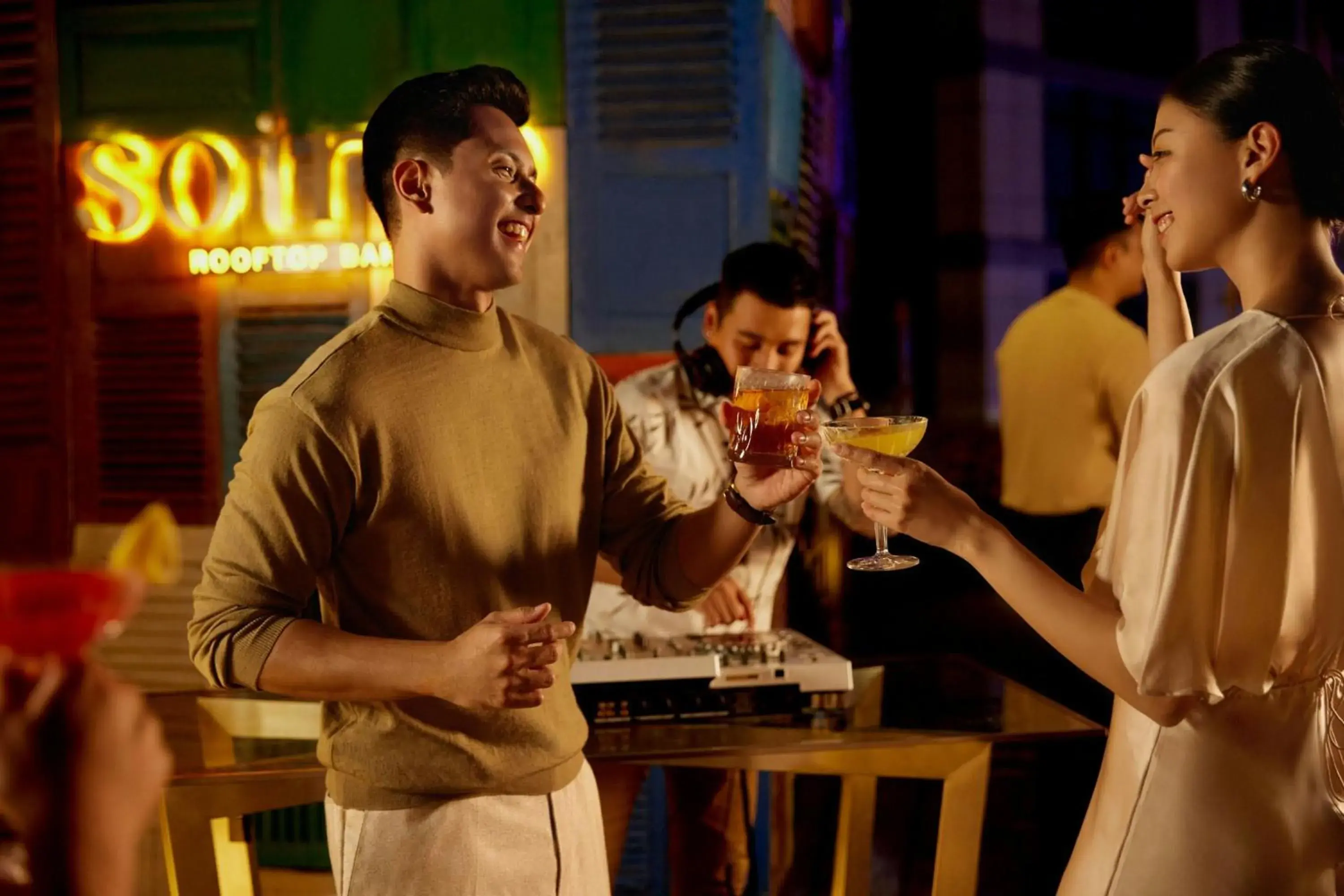 Lounge or bar in Four Points by Sheraton Surabaya, Pakuwon Indah Lounge or bar in Four Points by Sheraton Surabaya, Pakuwon Indah