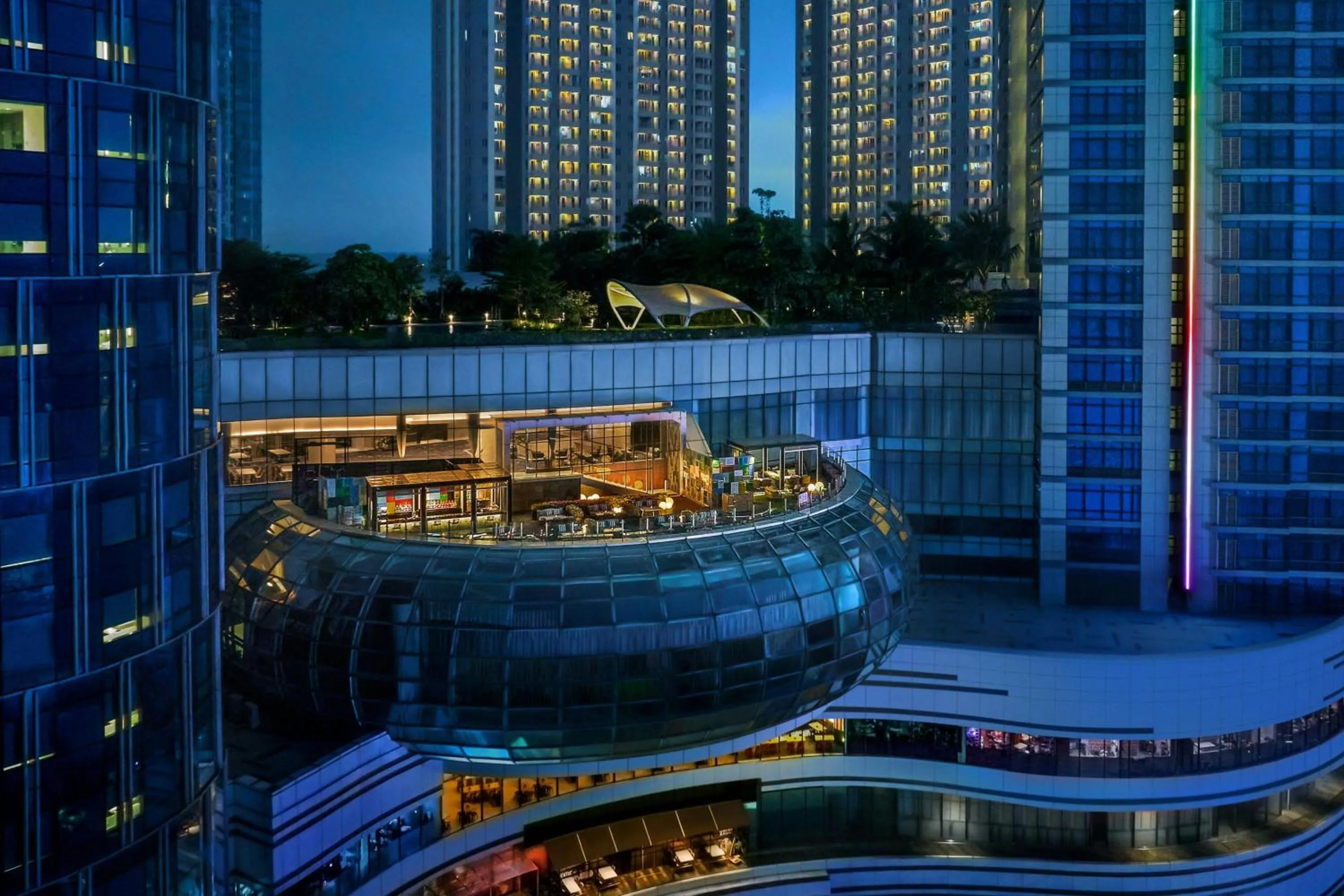 Lounge or bar in Four Points by Sheraton Surabaya, Pakuwon Indah