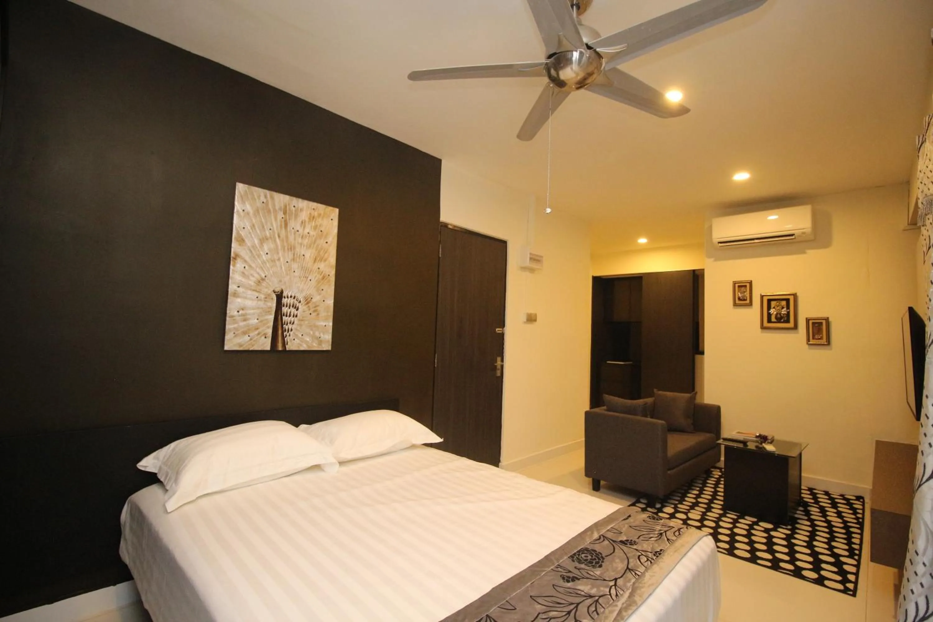 Bed in JJH Serviced Apartments near Serangoon MRT
