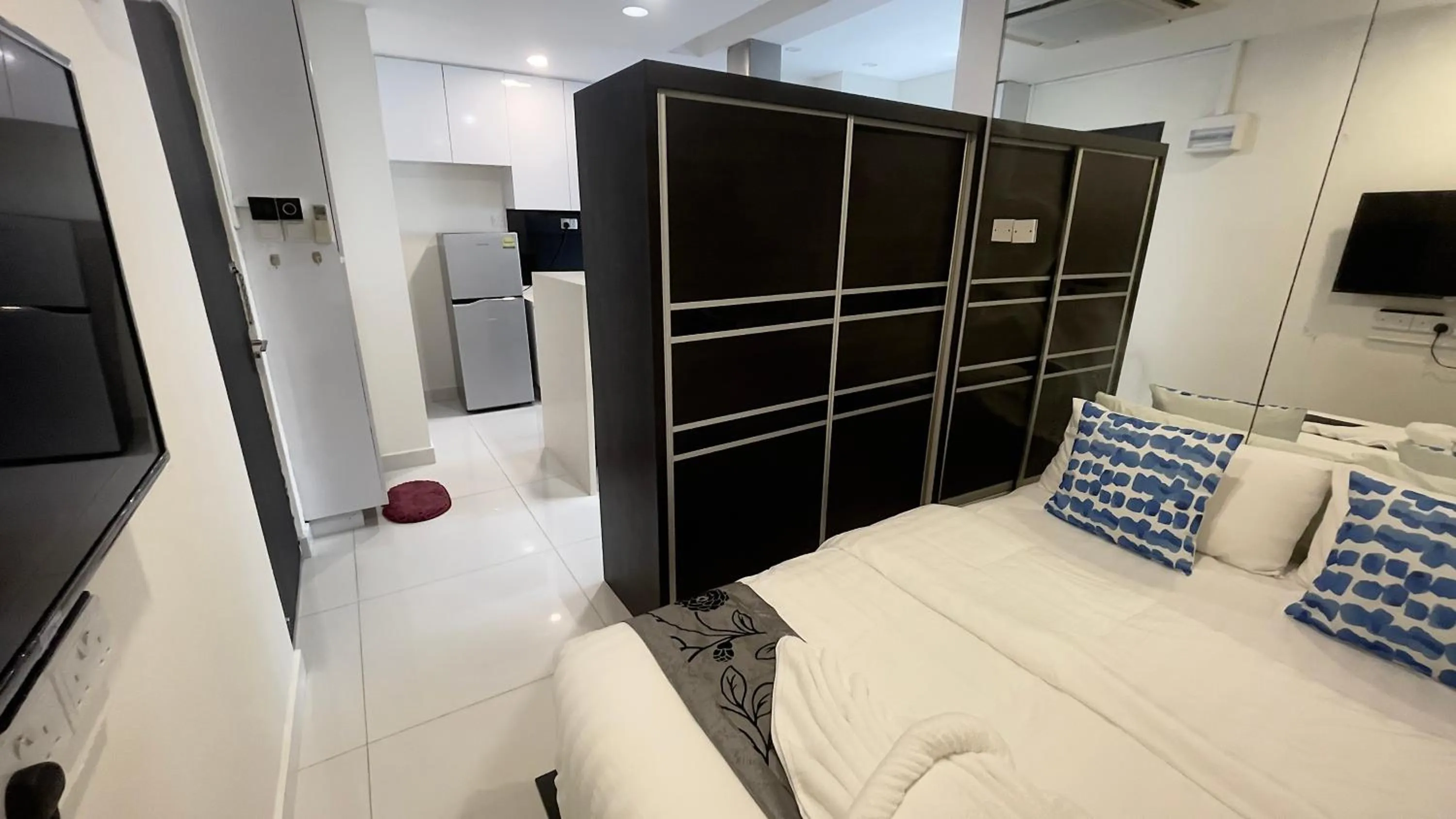 Bed in JJH Serviced Apartments near Serangoon MRT