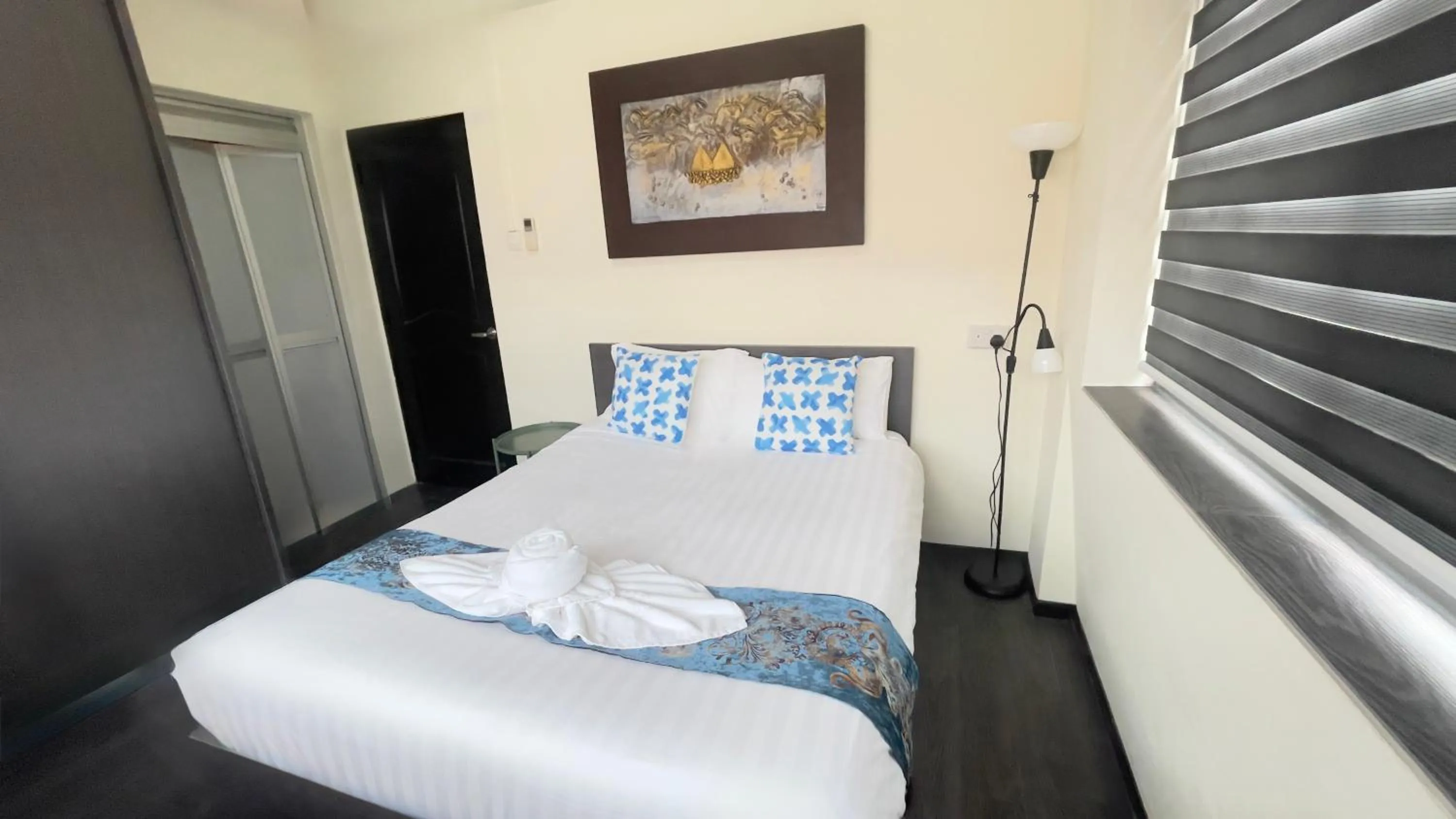 Bed in JJH Serviced Apartments near Serangoon MRT