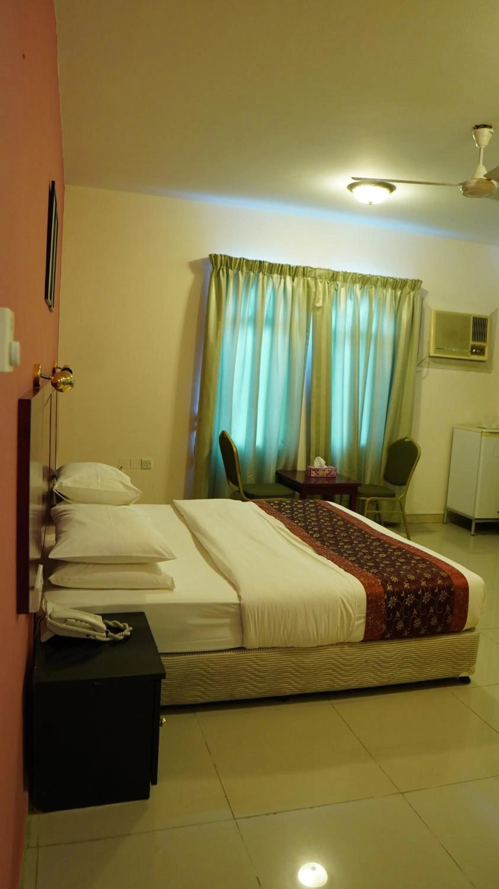 Bed in Hotel Summersands Al Wadi Al kabir