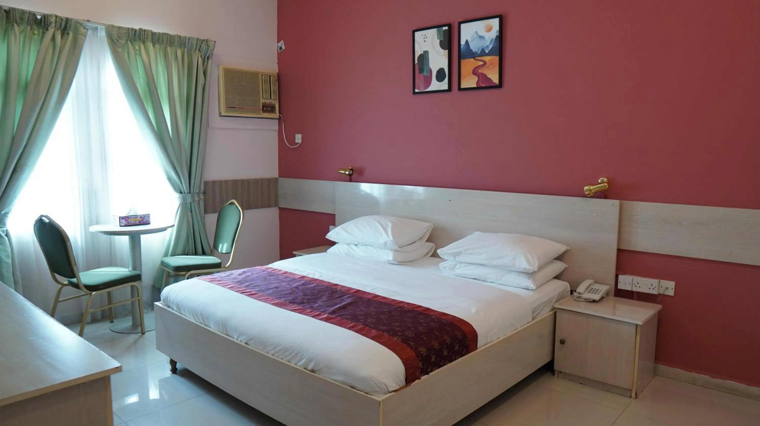 Bed in Hotel Summersands Al Wadi Al kabir