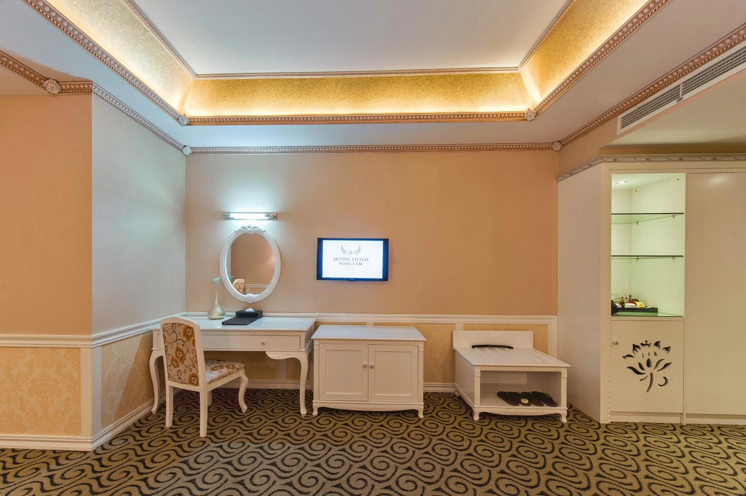 hair dresser in Muong Thanh Luxury Song Lam Hotel