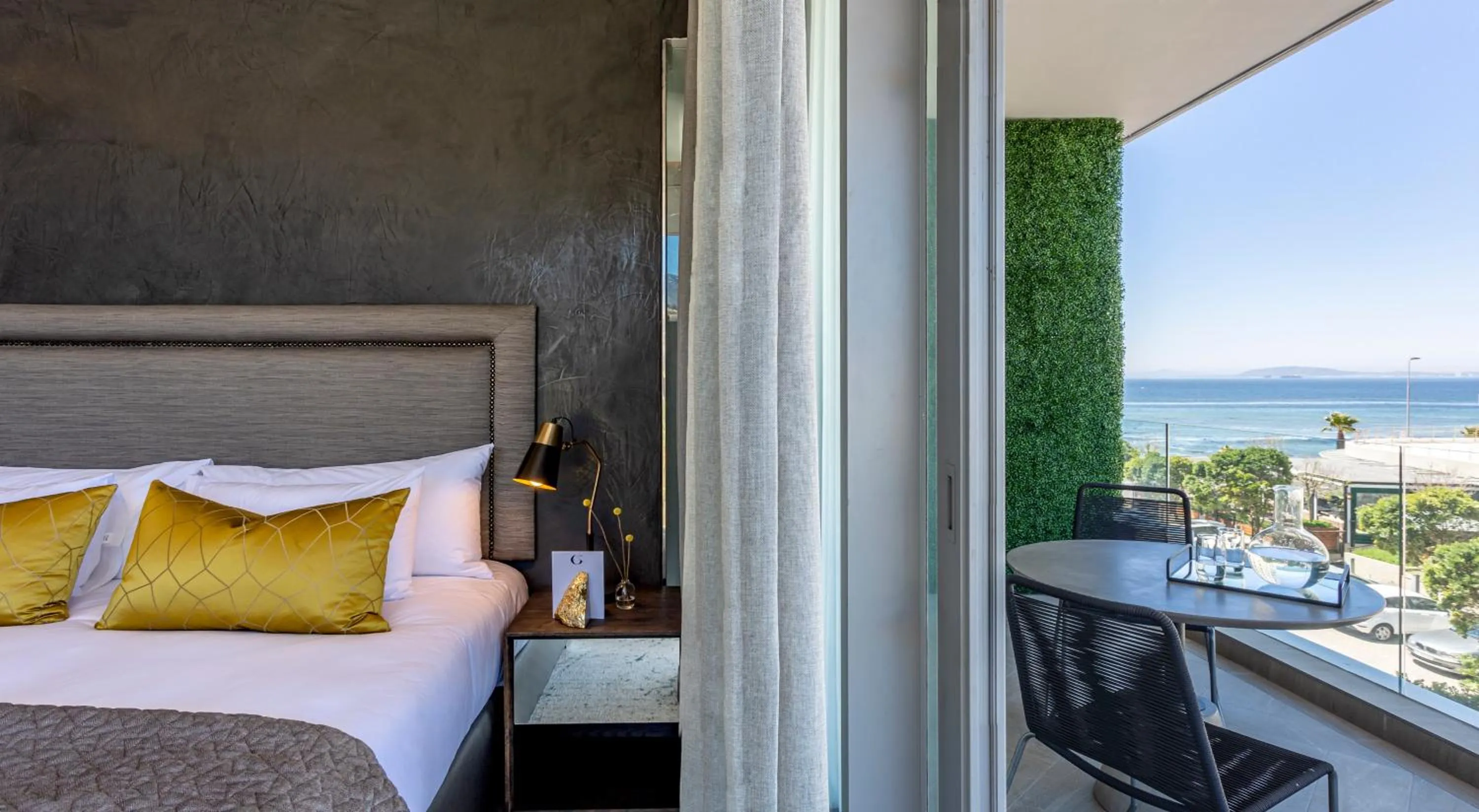 Patio, Bed in O' Two Hotel