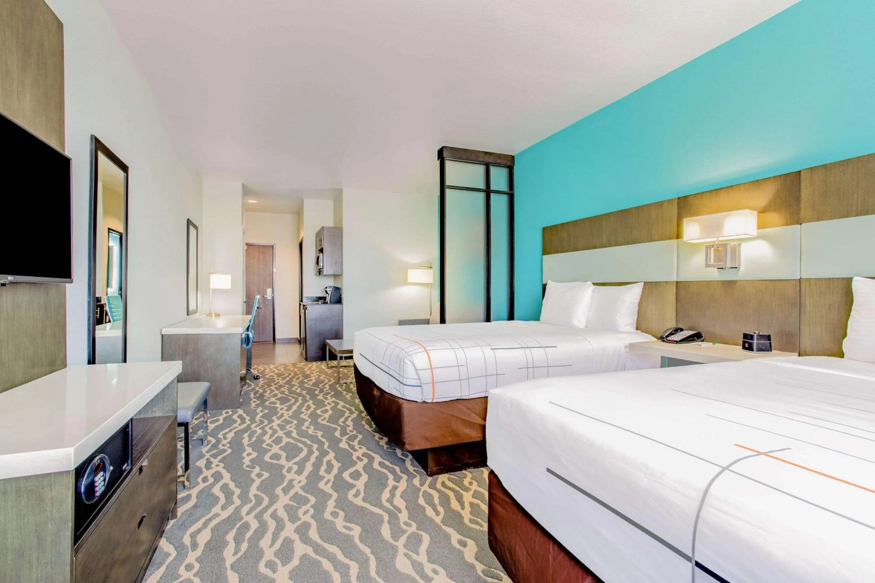 Photo of the whole room, Bed in La Quinta Inn & Suites by Wyndham Northlake Ft. Worth