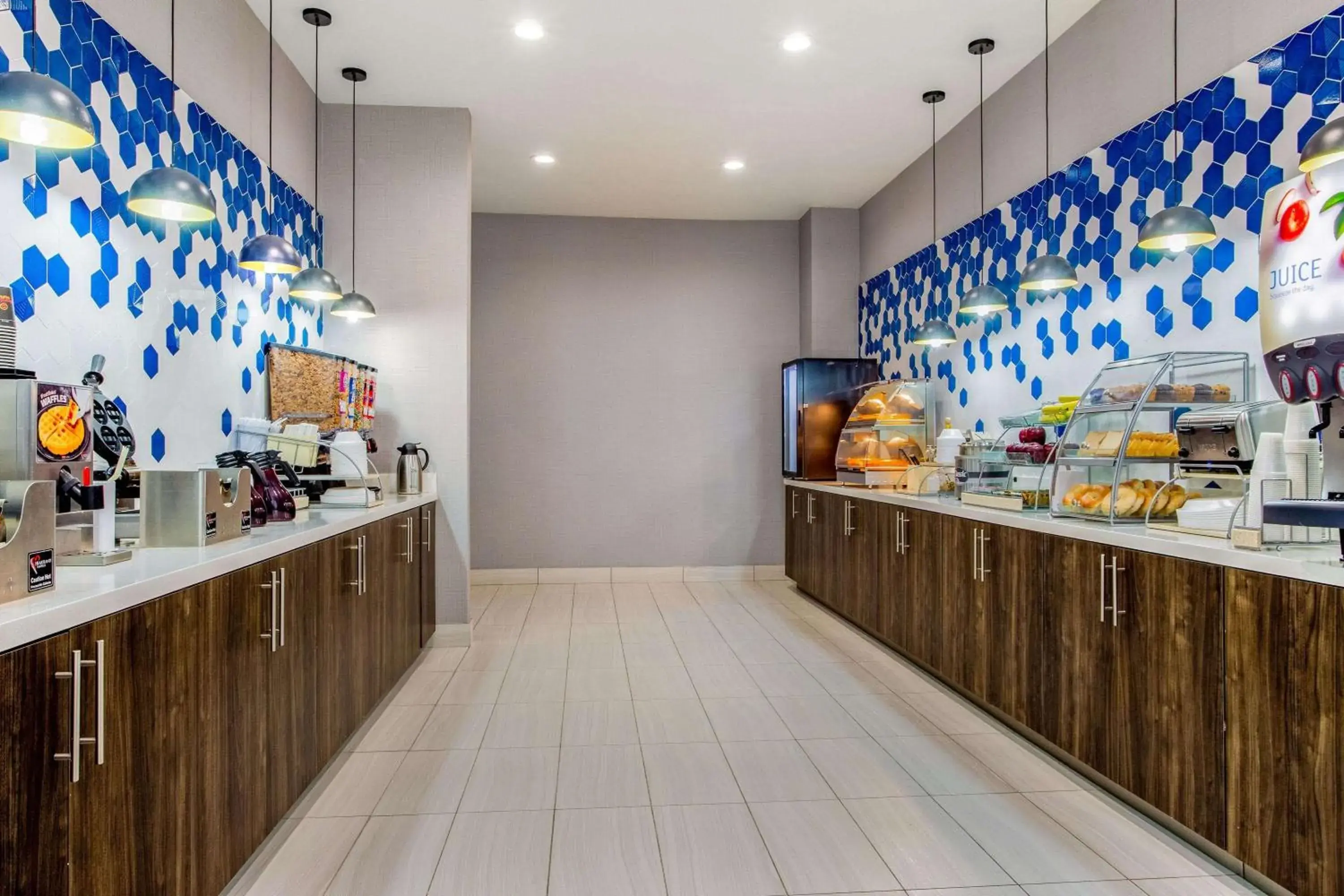 Restaurant/places to eat in La Quinta Inn & Suites by Wyndham Northlake Ft. Worth Restaurant/places to eat in La Quinta Inn & Suites by Wyndham Northlake Ft. Worth