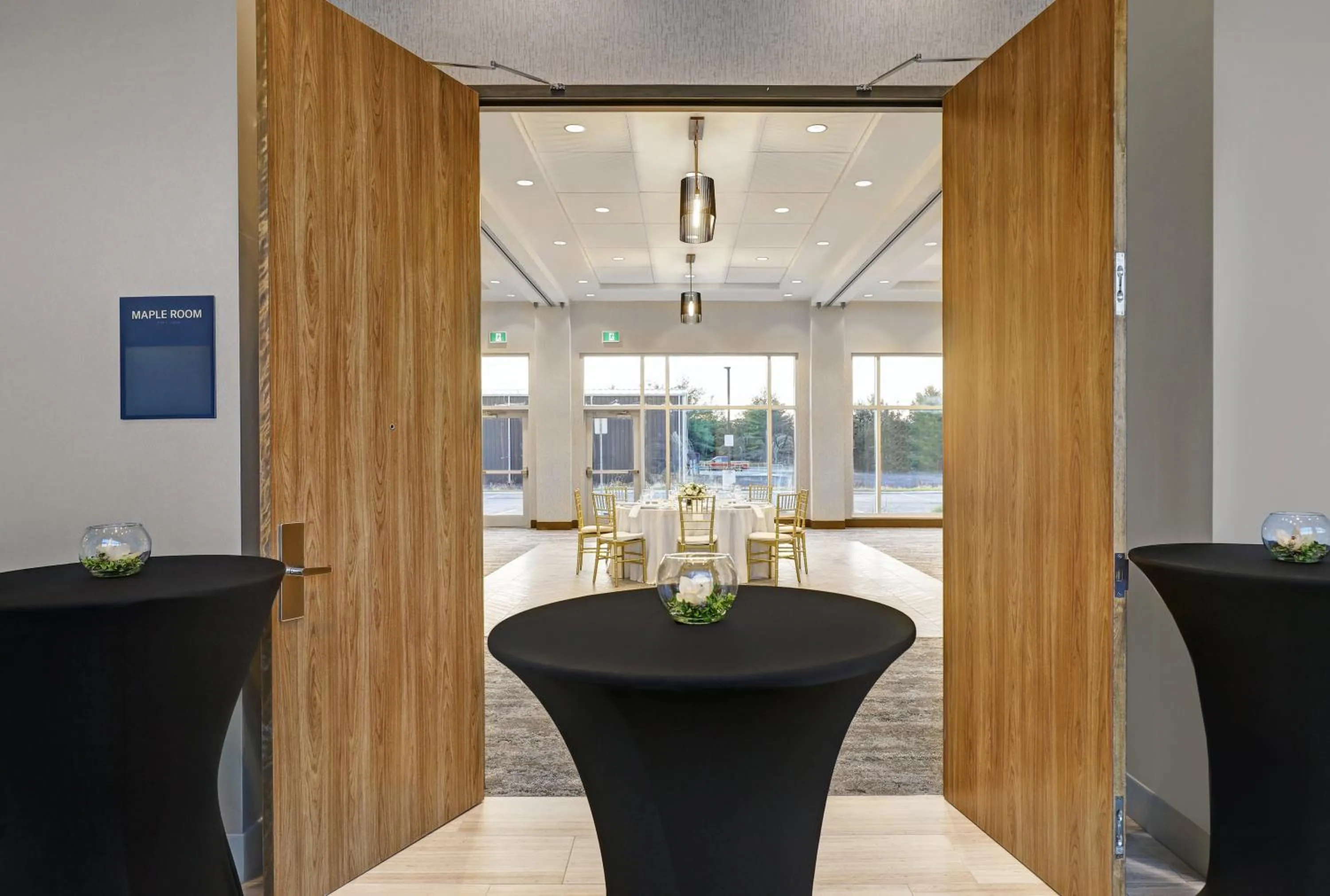 Meeting/conference room in Holiday Inn Express - Kingston West by IHG