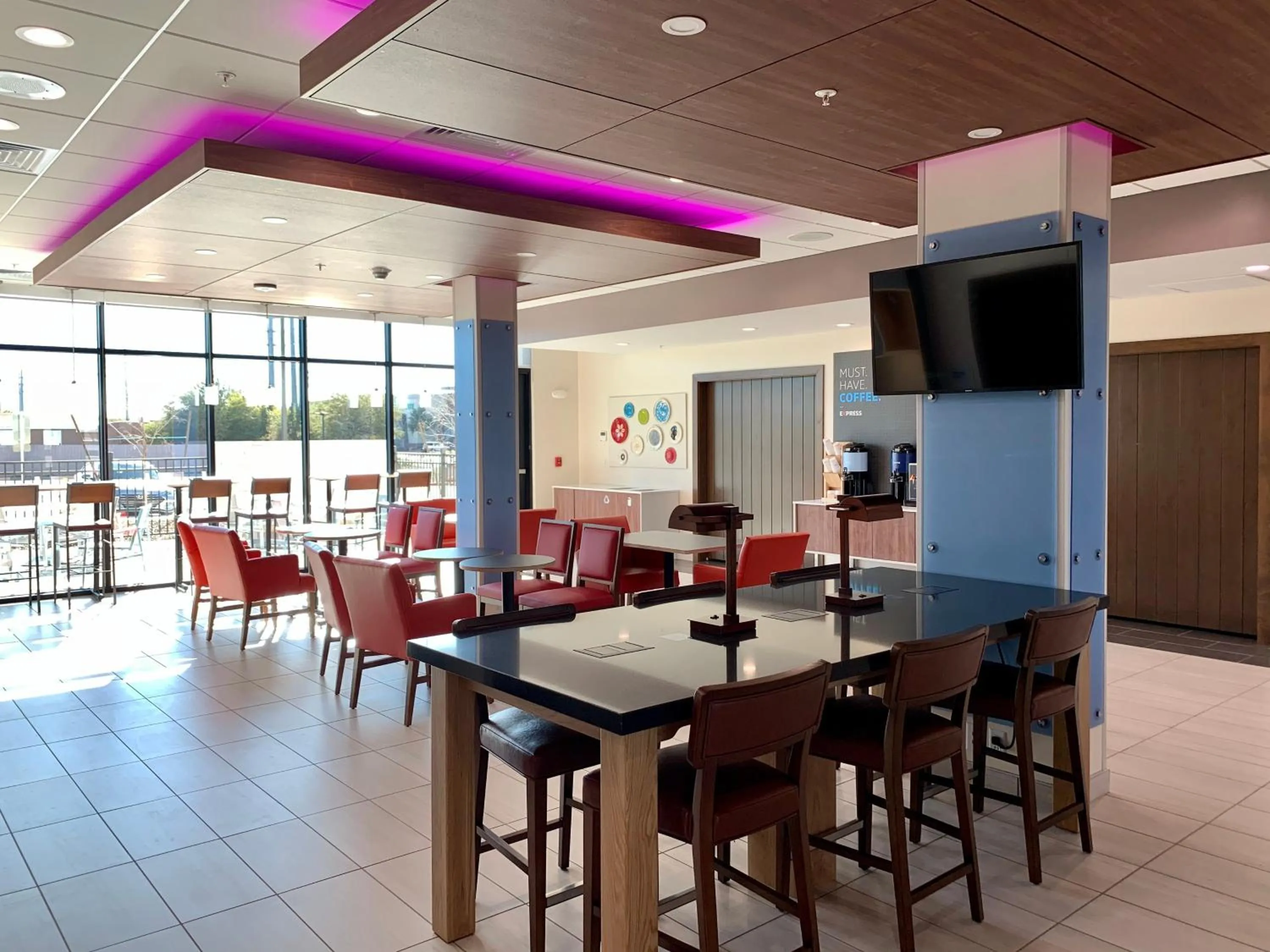 Breakfast in Holiday Inn Express & Suites - Phoenix North - Happy Valley by IHG