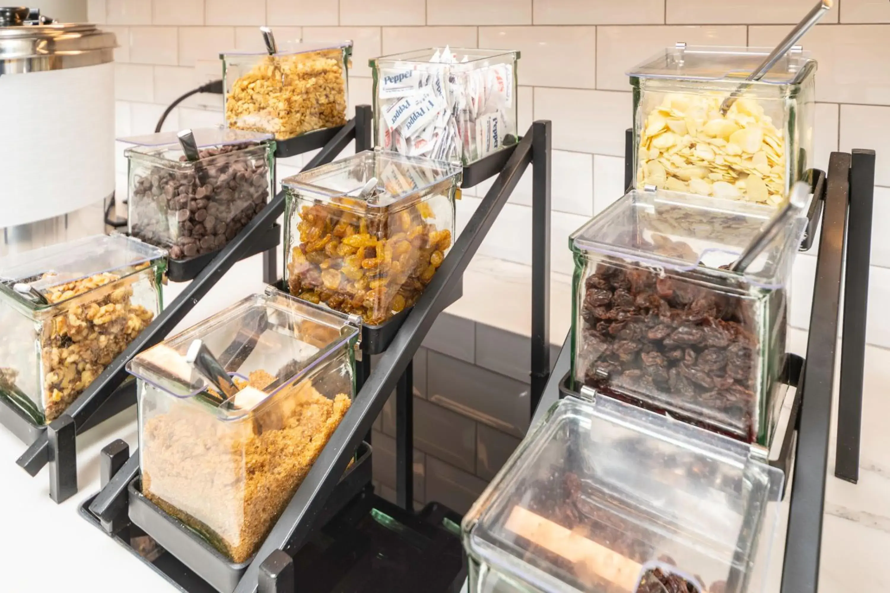 Breakfast in Staybridge Suites Florence - Cincinnati South by IHG Breakfast in Staybridge Suites Florence - Cincinnati South by IHG