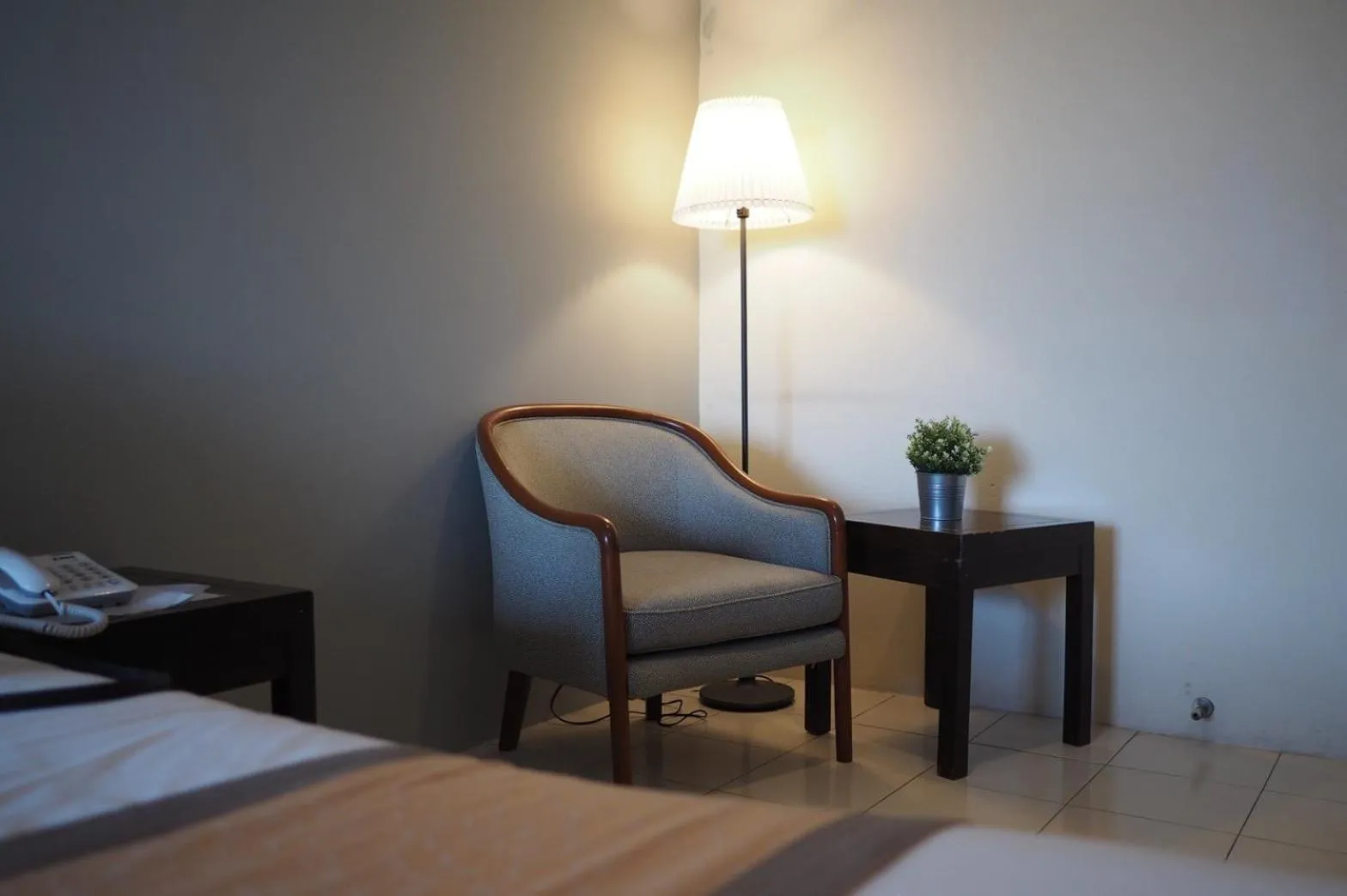 Photo of the whole room, Bed in Phromsuk Hotel Ayutthaya