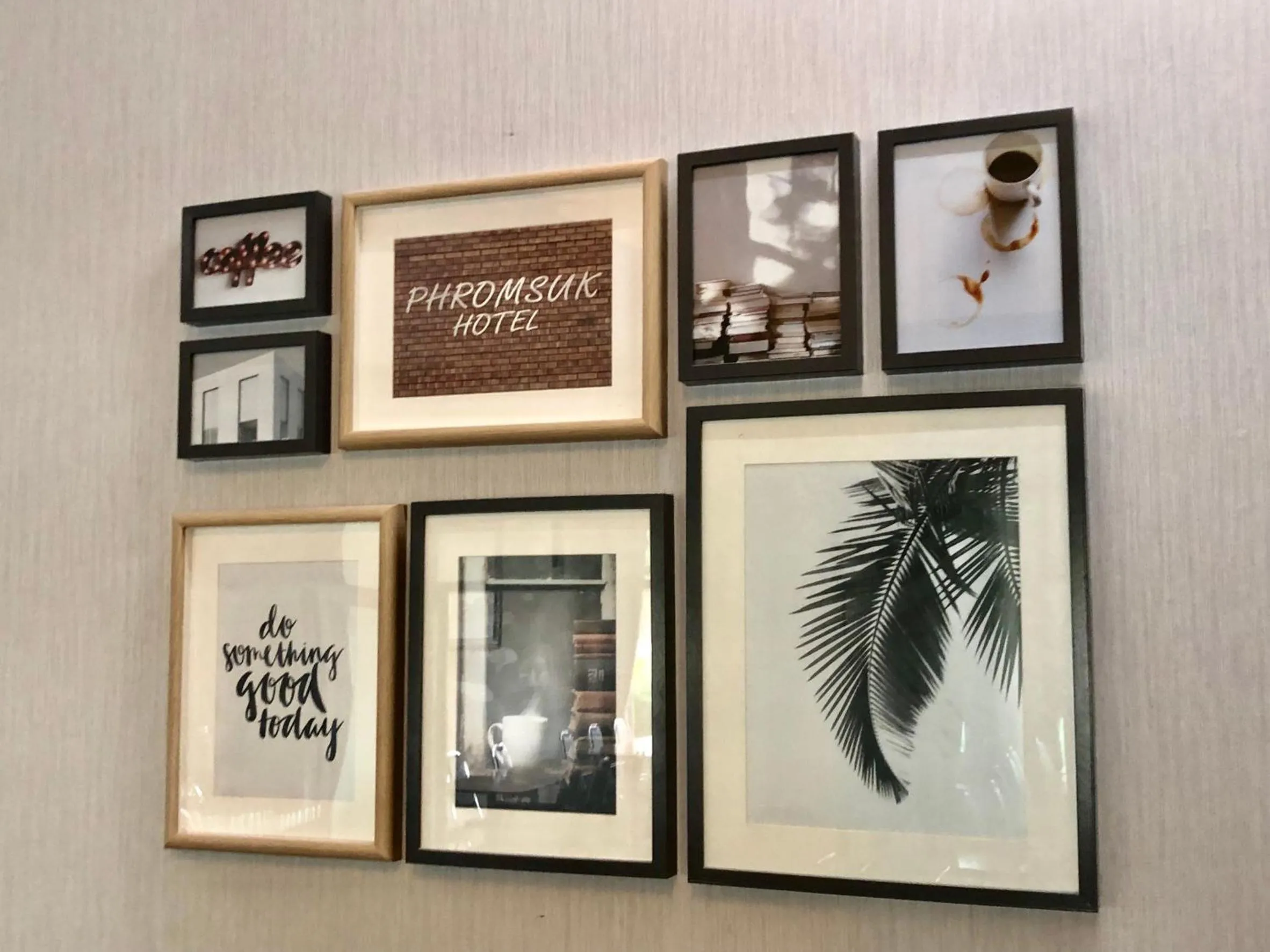 Decorative detail in Phromsuk Hotel Ayutthaya