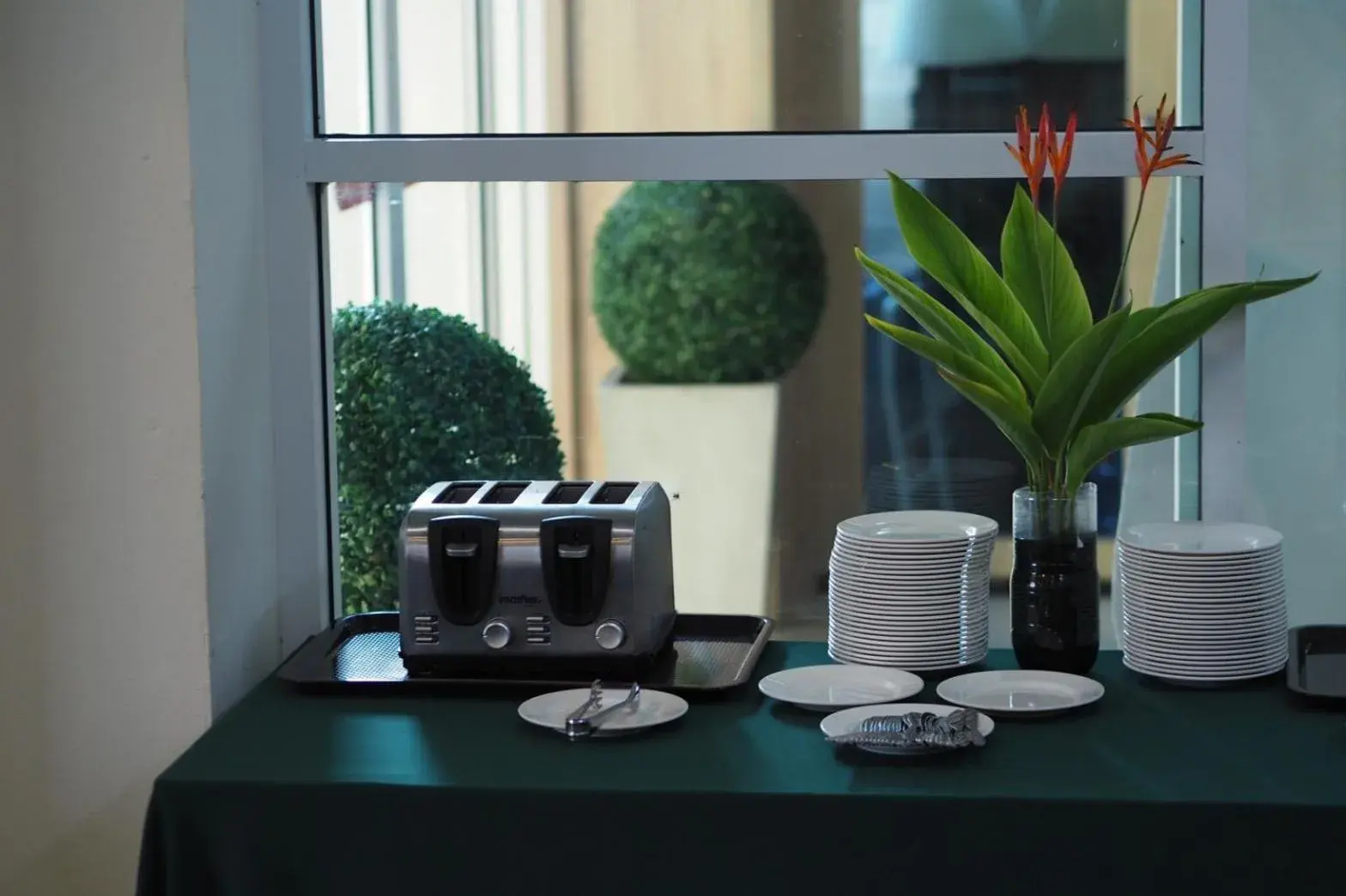 Food and drinks in Phromsuk Hotel Ayutthaya Food and drinks in Phromsuk Hotel Ayutthaya