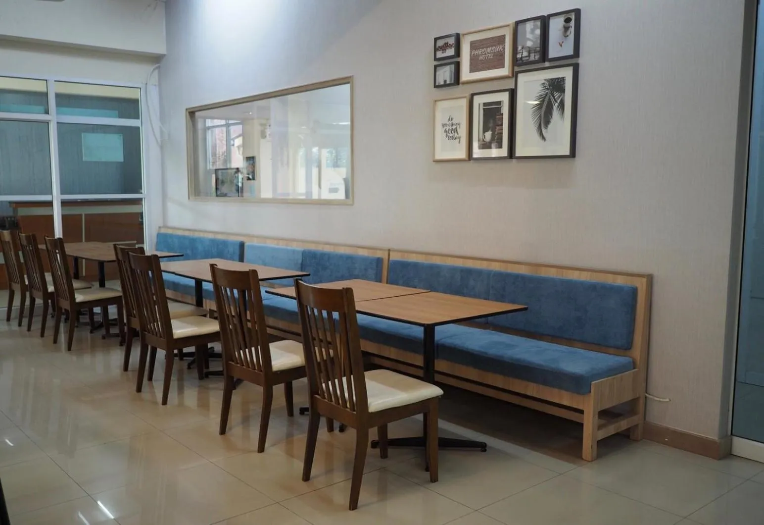 Restaurant/places to eat in Phromsuk Hotel Ayutthaya