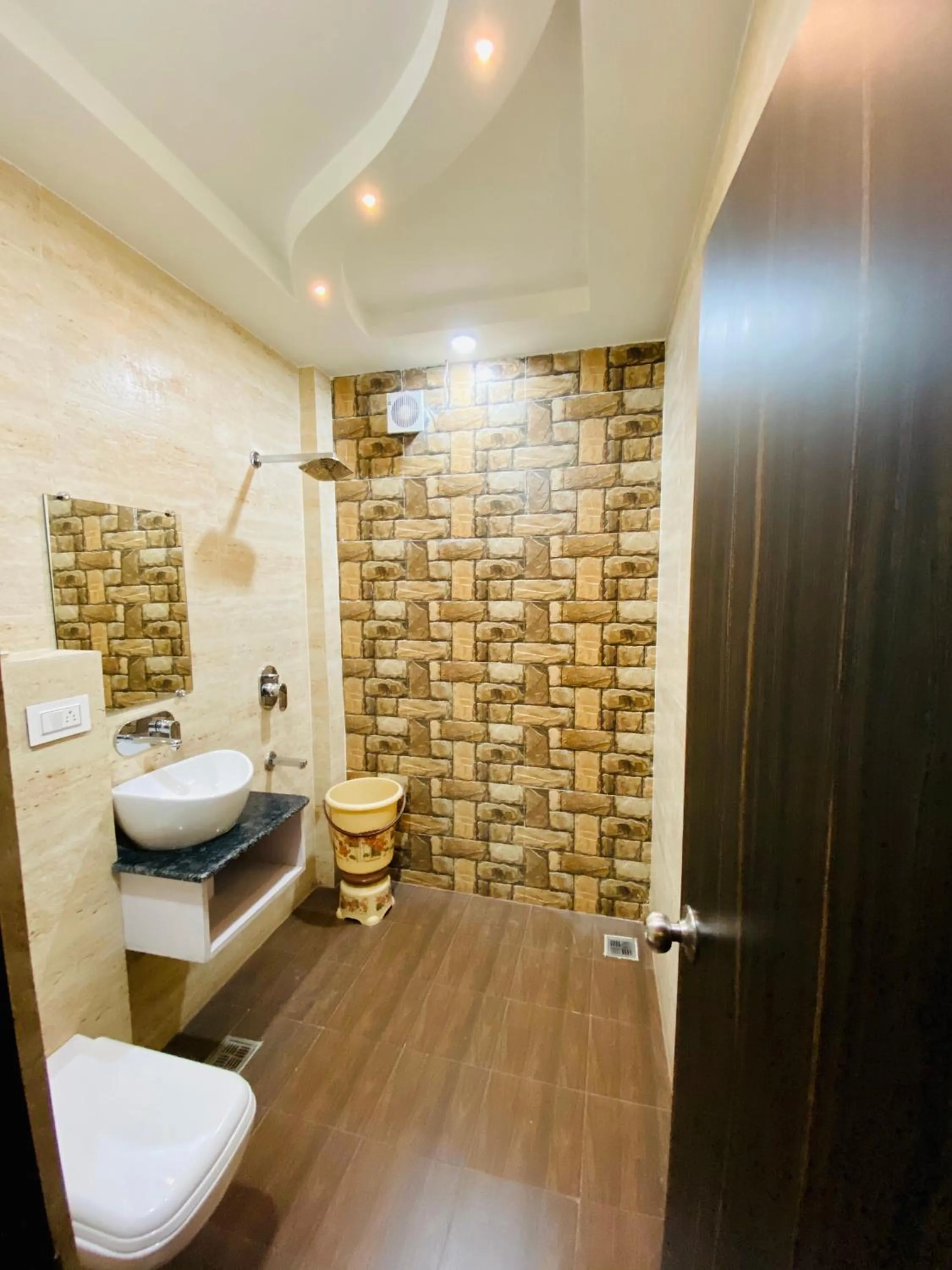 Bathroom in Hotel Kabir Residency