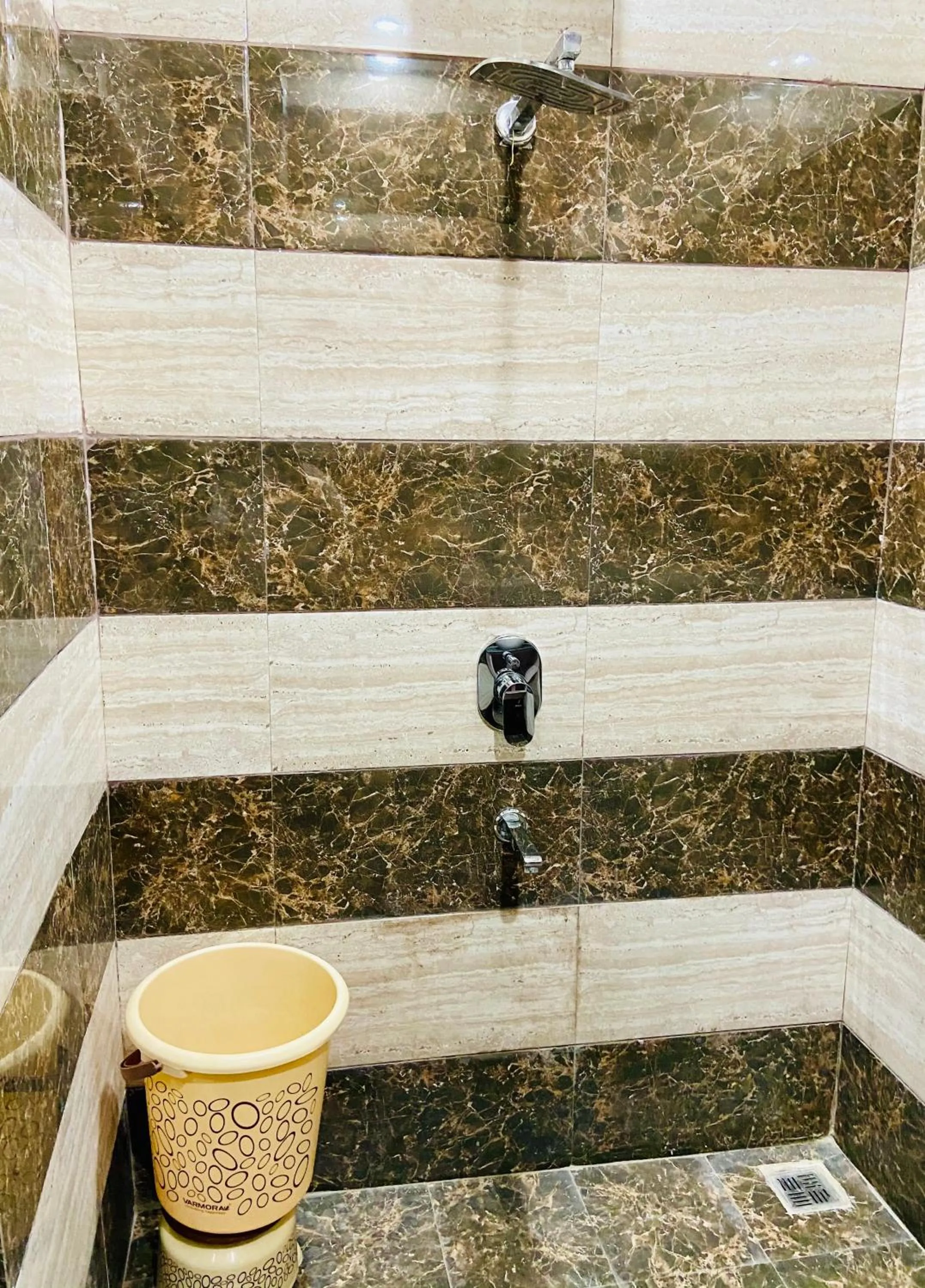 Bathroom in Hotel Kabir Residency