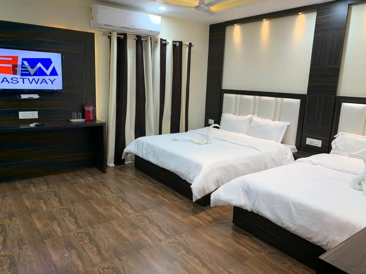 Bed in Hotel Kabir Residency