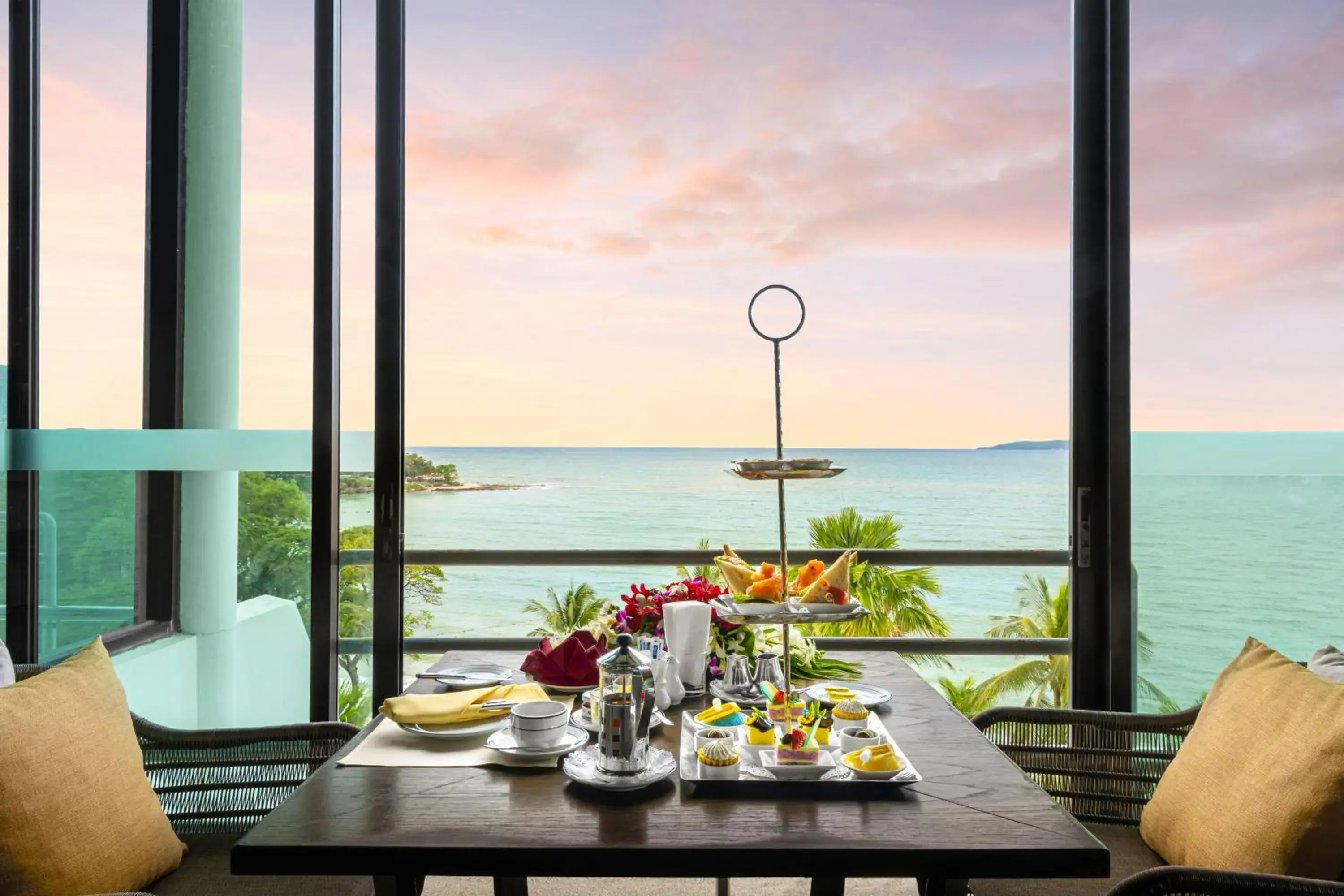 Food and drinks in Royal Wing Suites & Spa Pattaya Food and drinks in Royal Wing Suites & Spa Pattaya