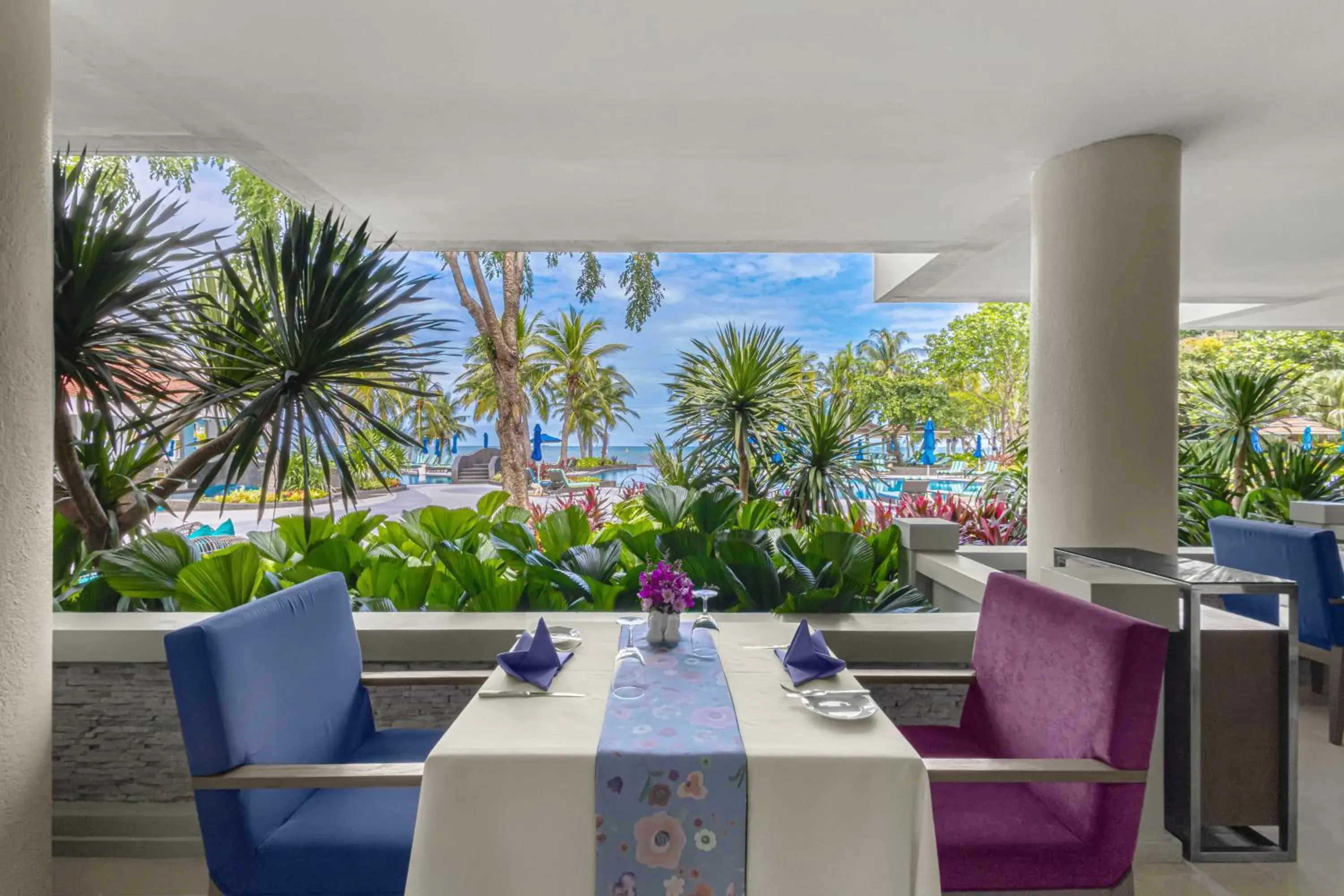 Restaurant/places to eat in Royal Wing Suites & Spa Pattaya Restaurant/places to eat in Royal Wing Suites & Spa Pattaya