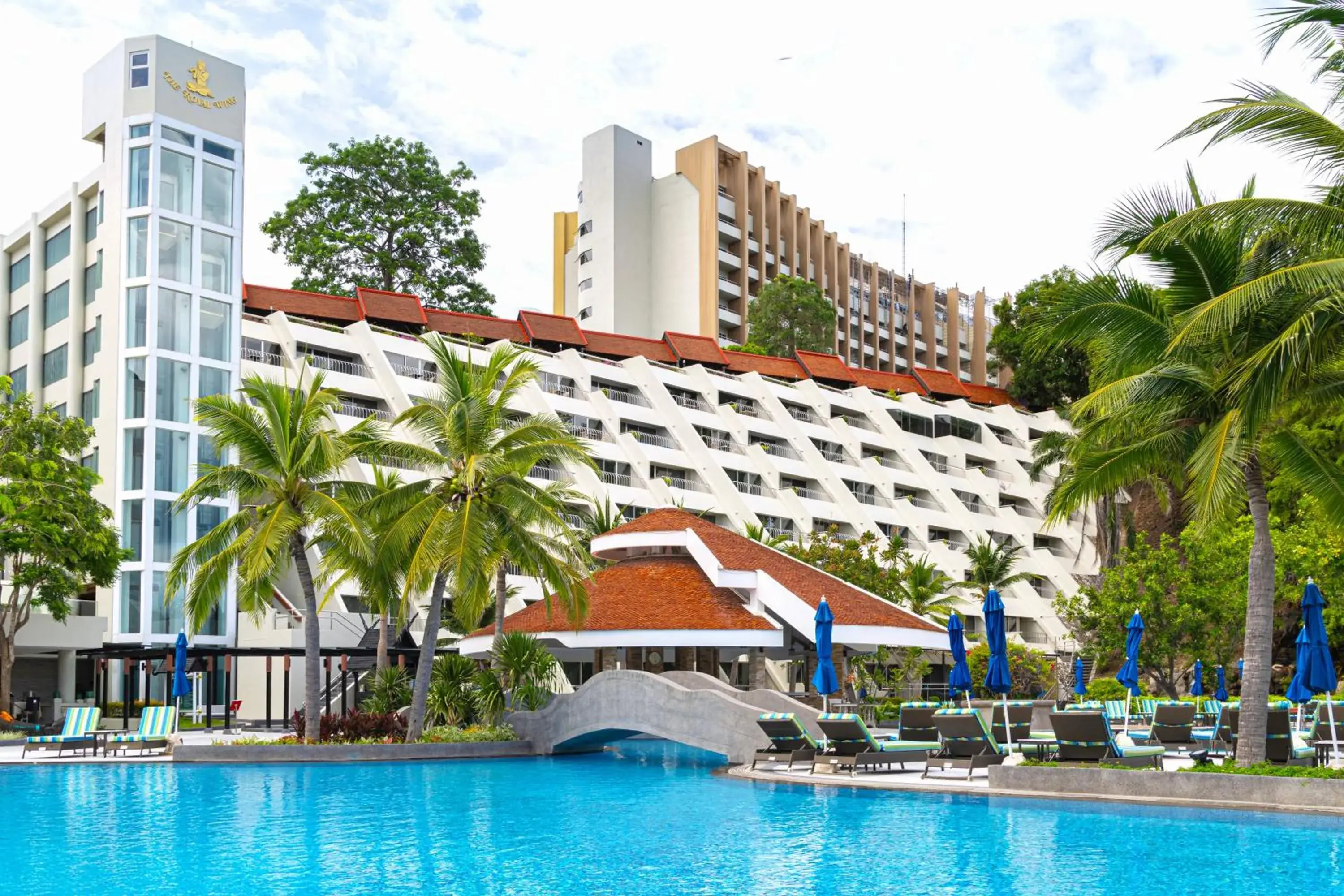 Property building in Royal Wing Suites & Spa Pattaya Property building in Royal Wing Suites & Spa Pattaya