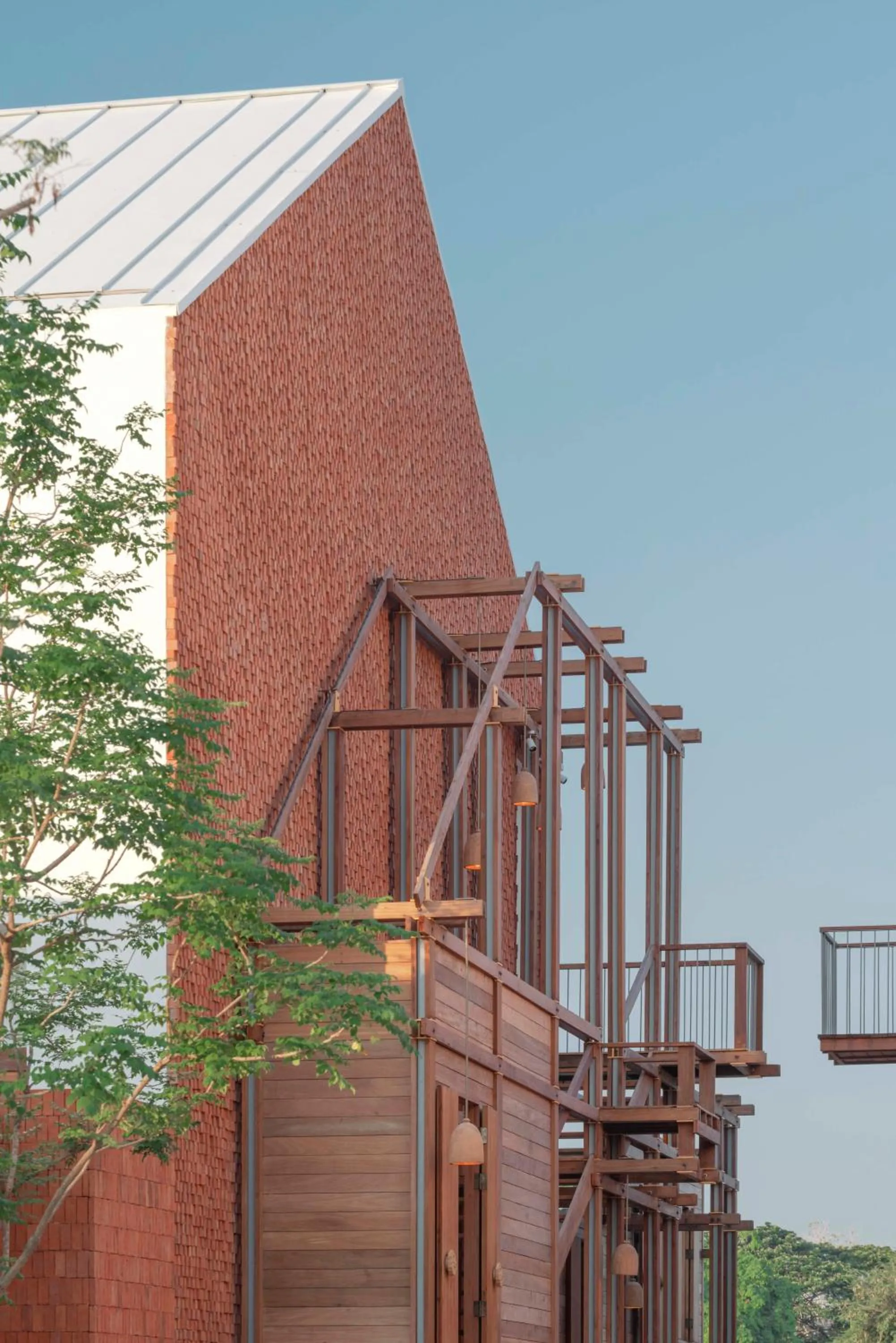 Facade/entrance in Baan Pomphet