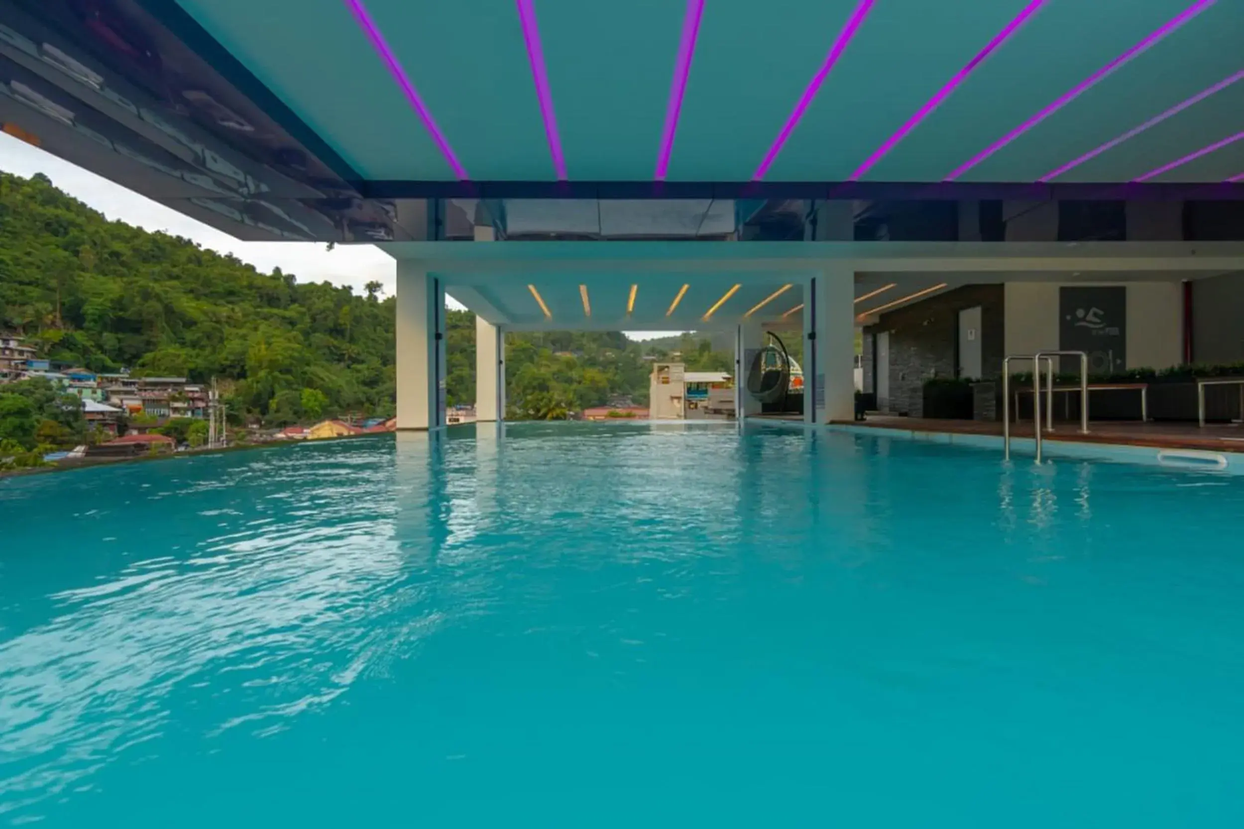 Swimming pool in Fox Hotel Jayapura Swimming pool in Fox Hotel Jayapura